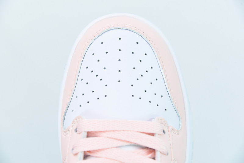 NIKE WMNS DUNK LOW 