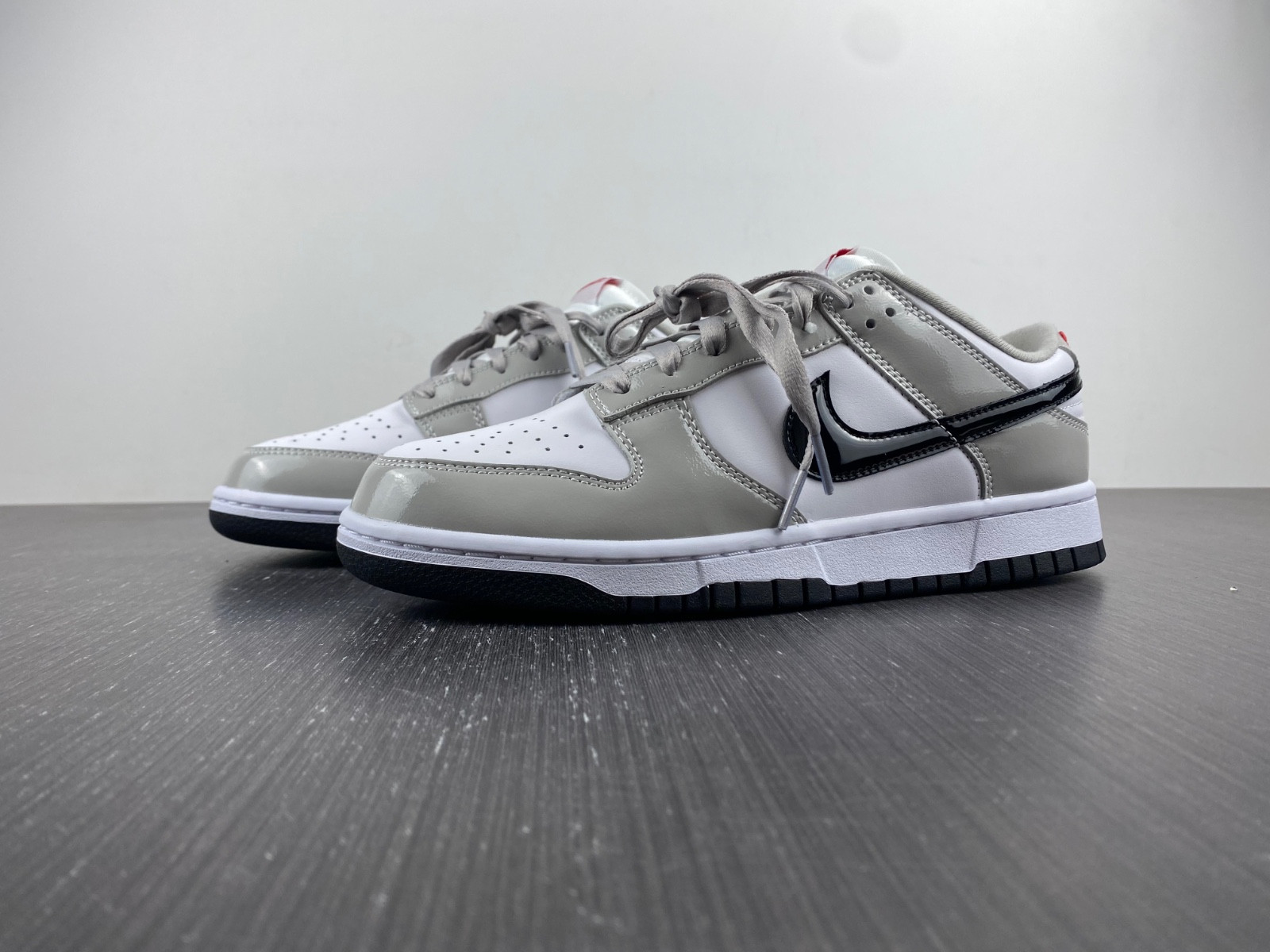 NIKE WMNS DUNK LOW 