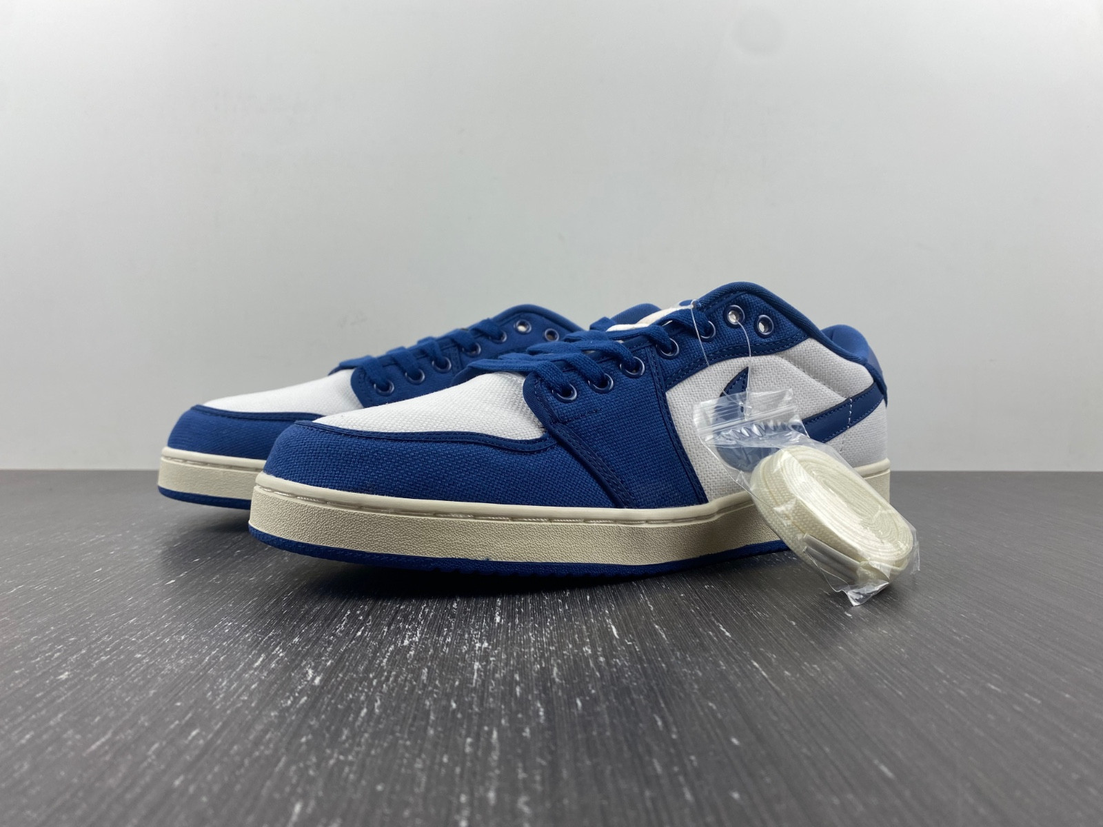 Air Jordan 1 KO Low Dark Royal Blue DX4981-103