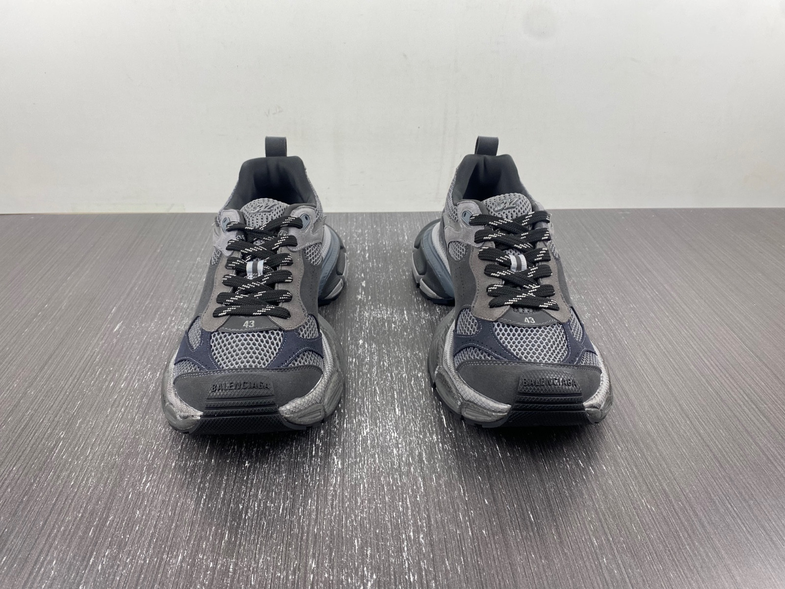 BC XL Sneakers