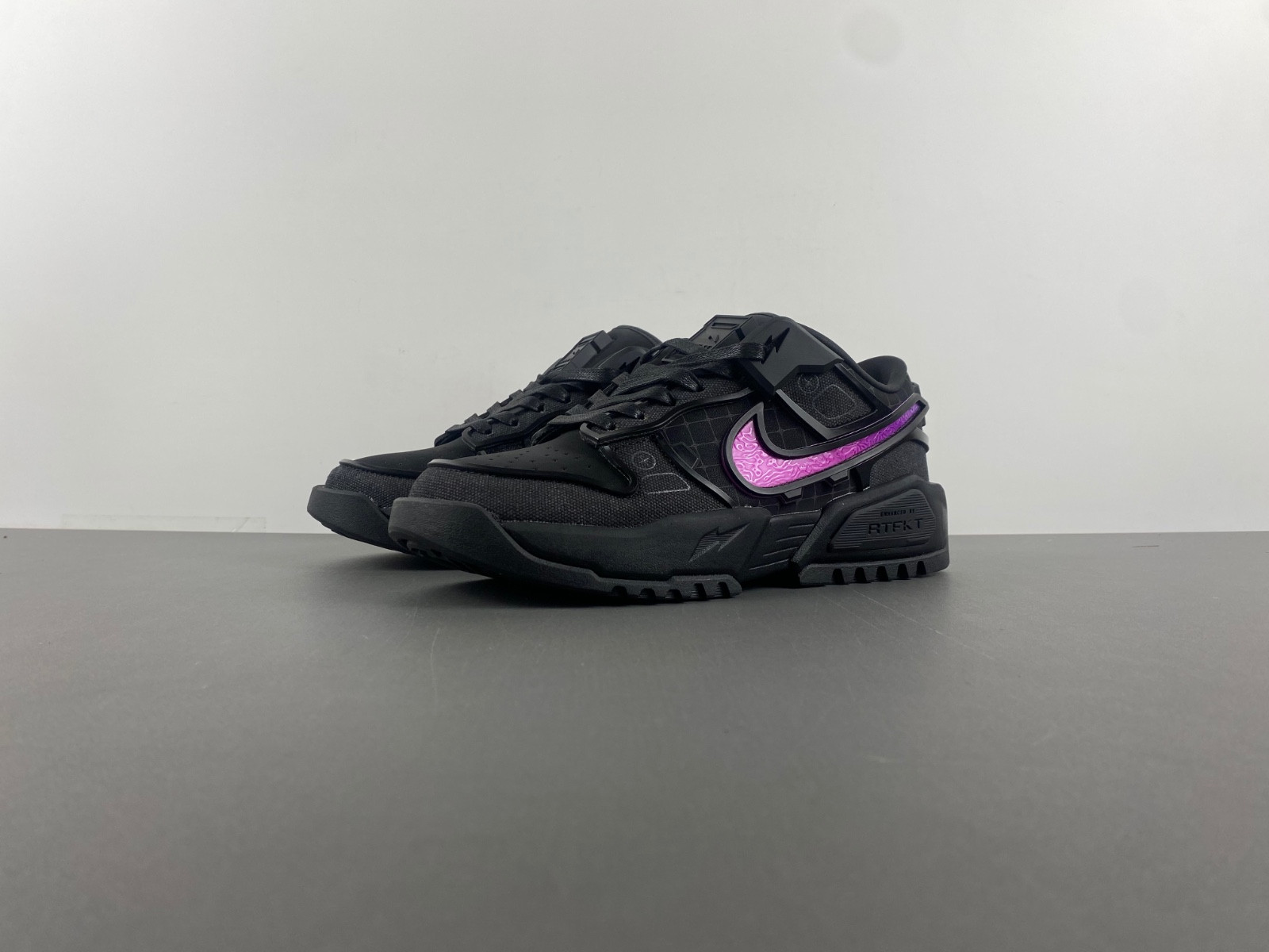 RTFKT x Dunk Genesis 