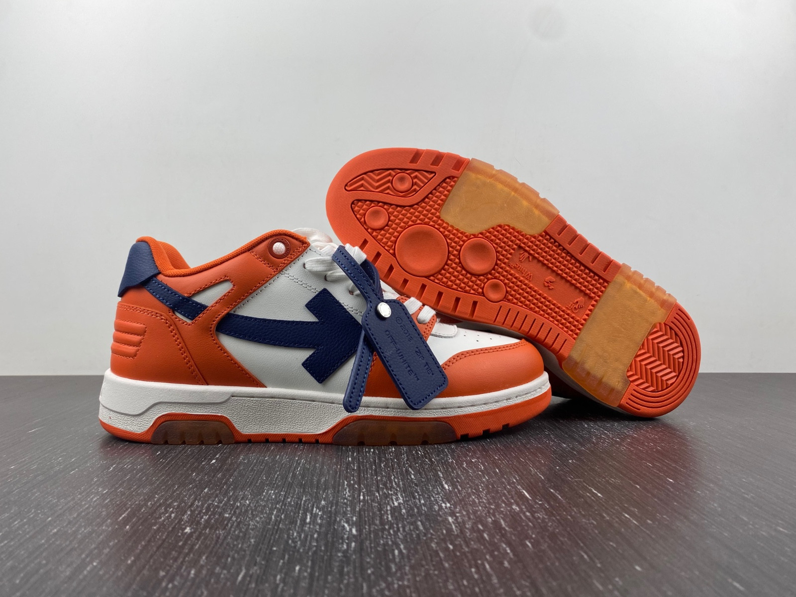 OF™ C/O VIRGIL ABLOH OUT OF OFFICE LOW-TOP LEATHER SNEAKERS ‘OOO“