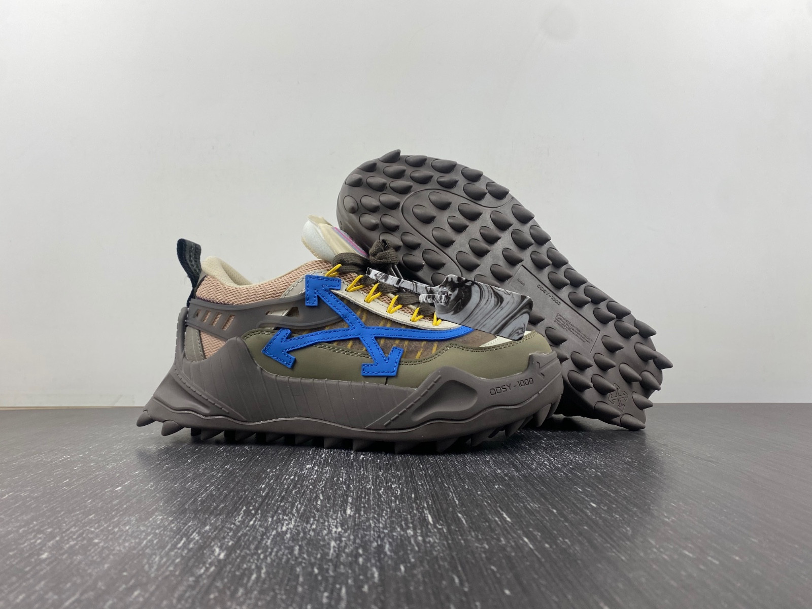 OF C/O ODSY-1000 SNEAKER