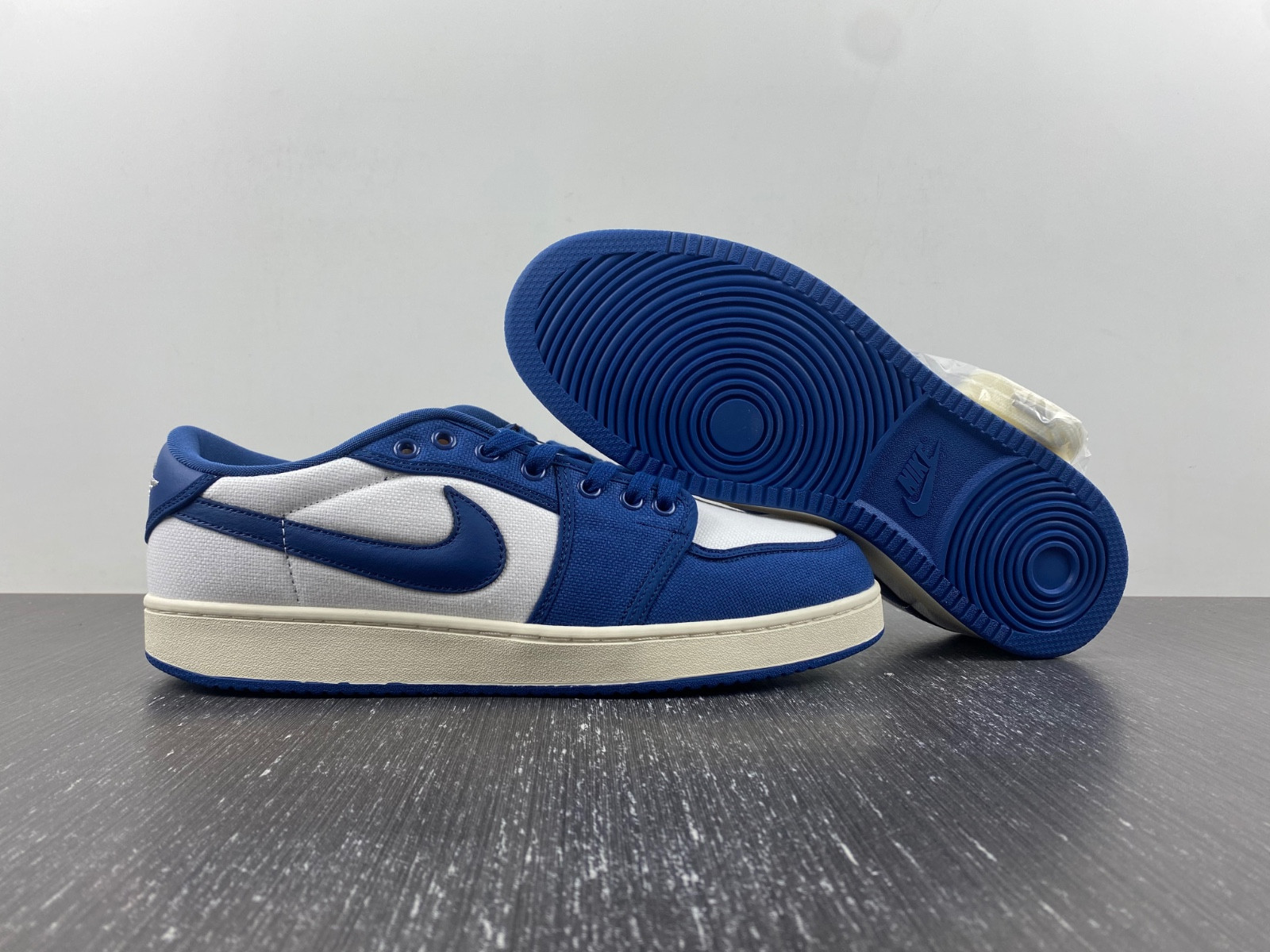 Air Jordan 1 KO Low Dark Royal Blue DX4981-103