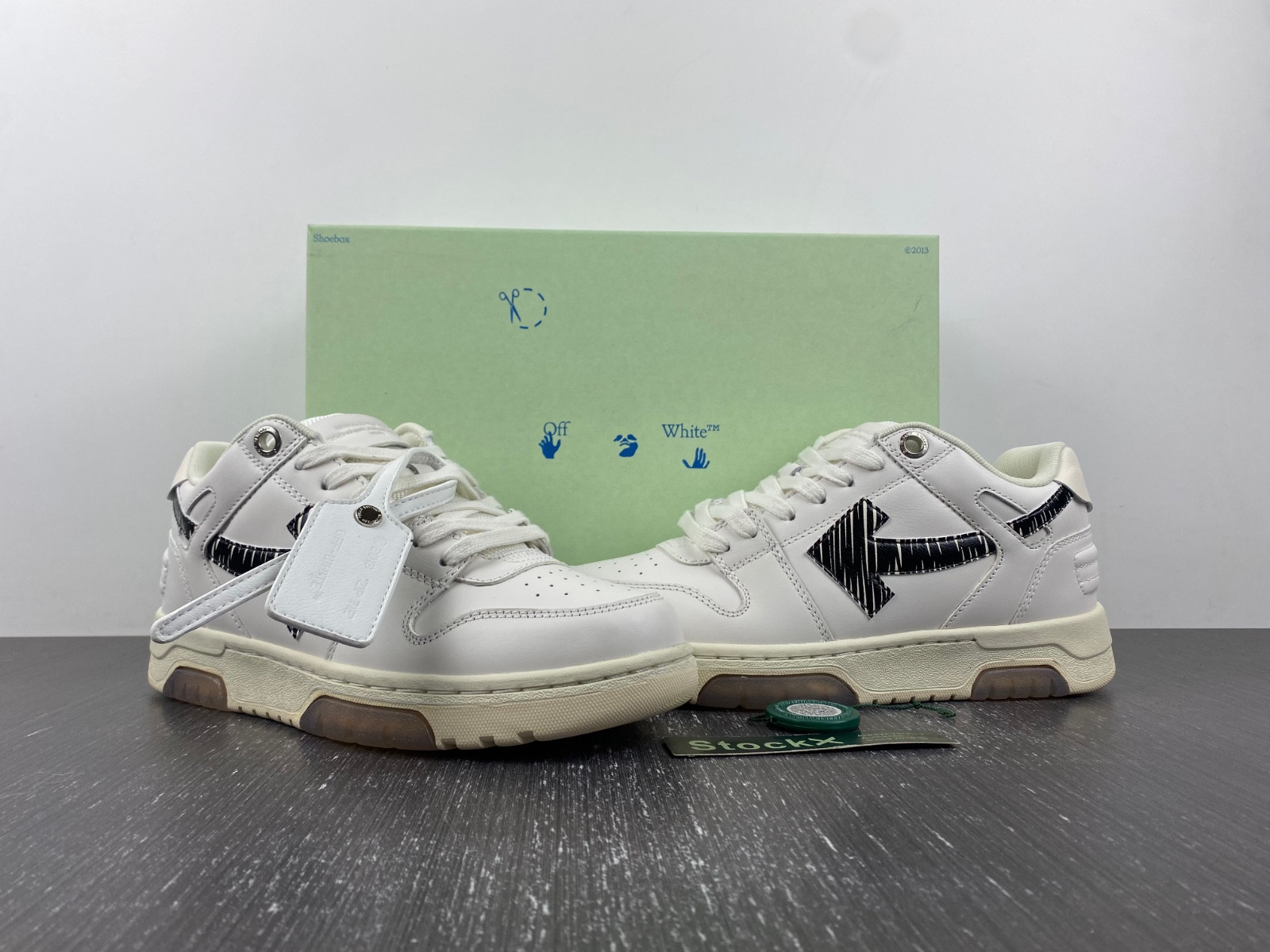 OF™ C/O VIRGIL ABLOH OUT OF OFFICE LOW-TOP LEATHER SNEAKERS ‘OOO“