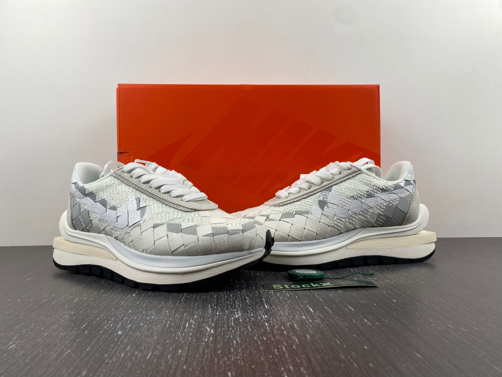 sacai x Nike LDVaporwaffle Mix Low White DR5209-100