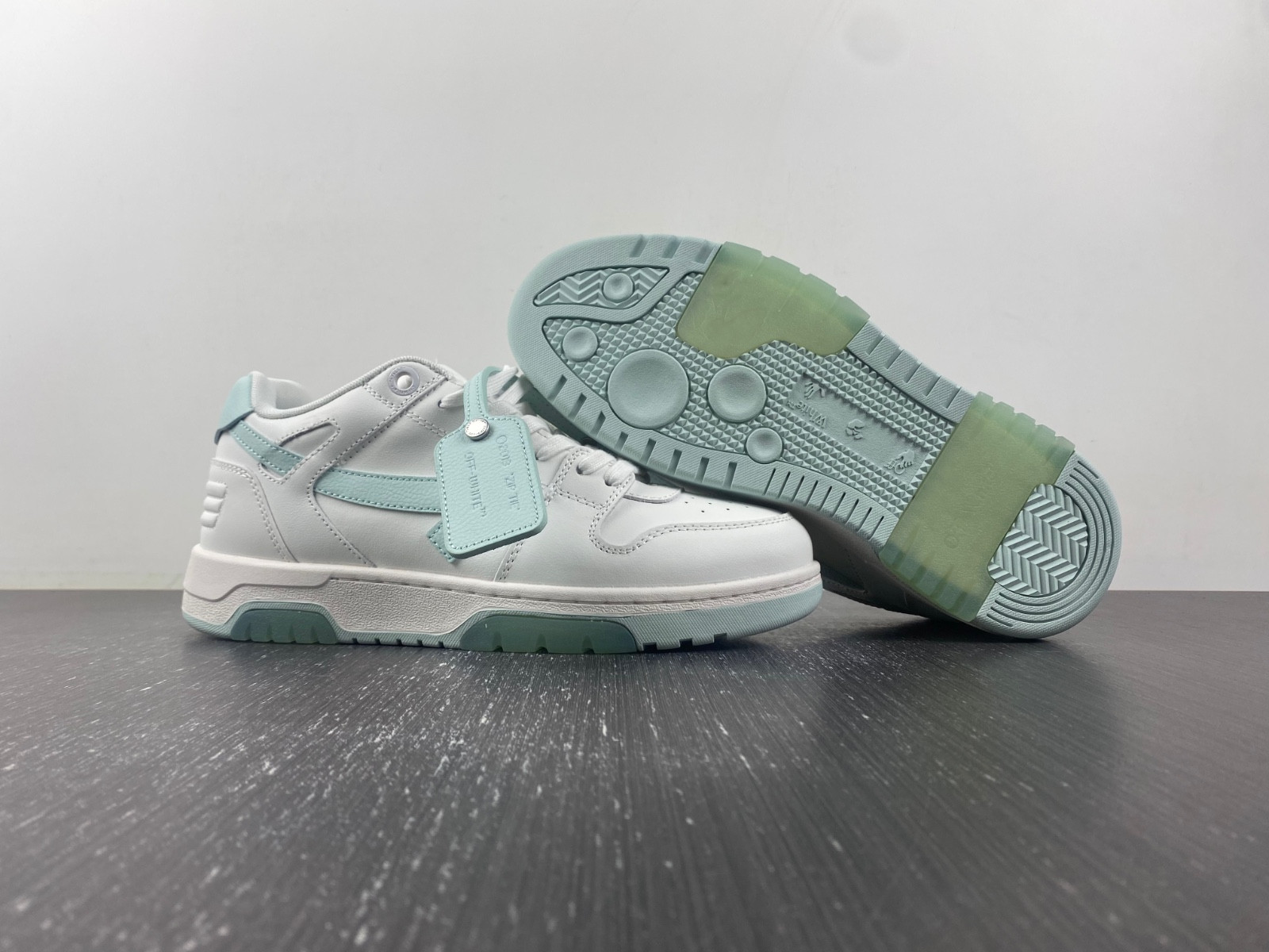 OF™ C/O VIRGIL ABLOH OUT OF OFFICE LOW-TOP LEATHER SNEAKERS ‘OOO“