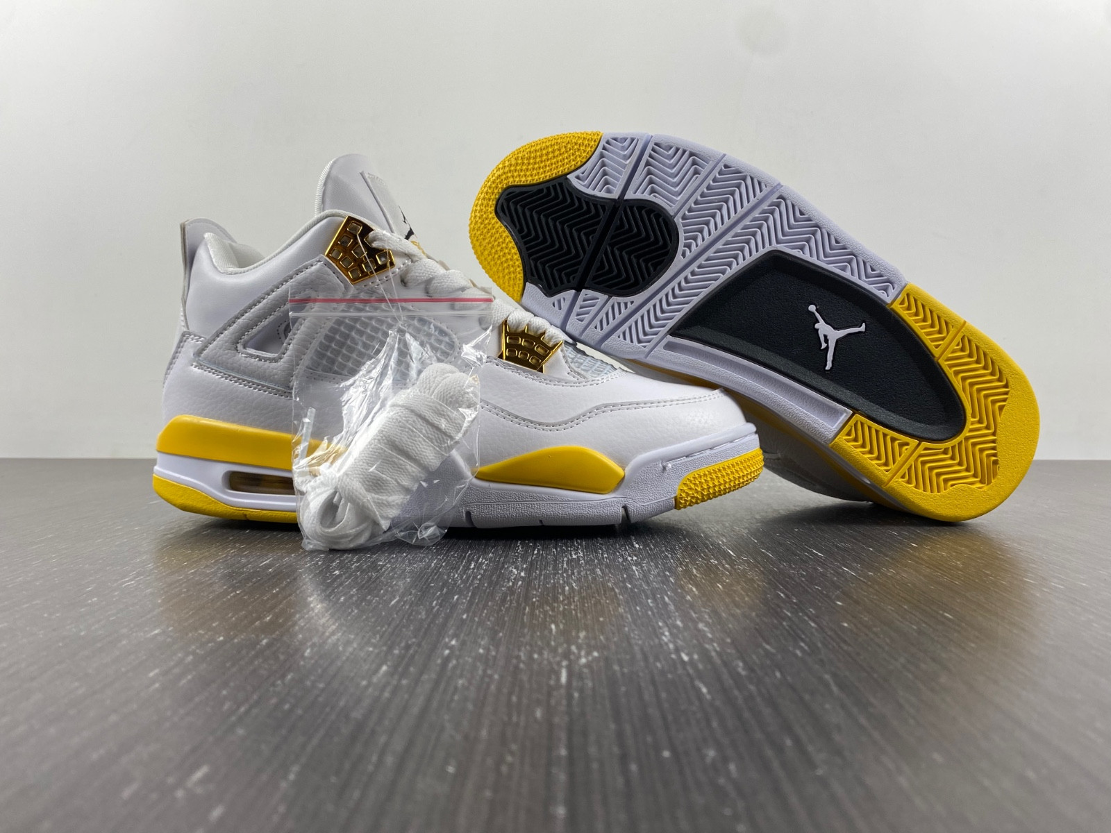 Air Jordan 4 Womens "Vivid Sulfur" AQ9129-101