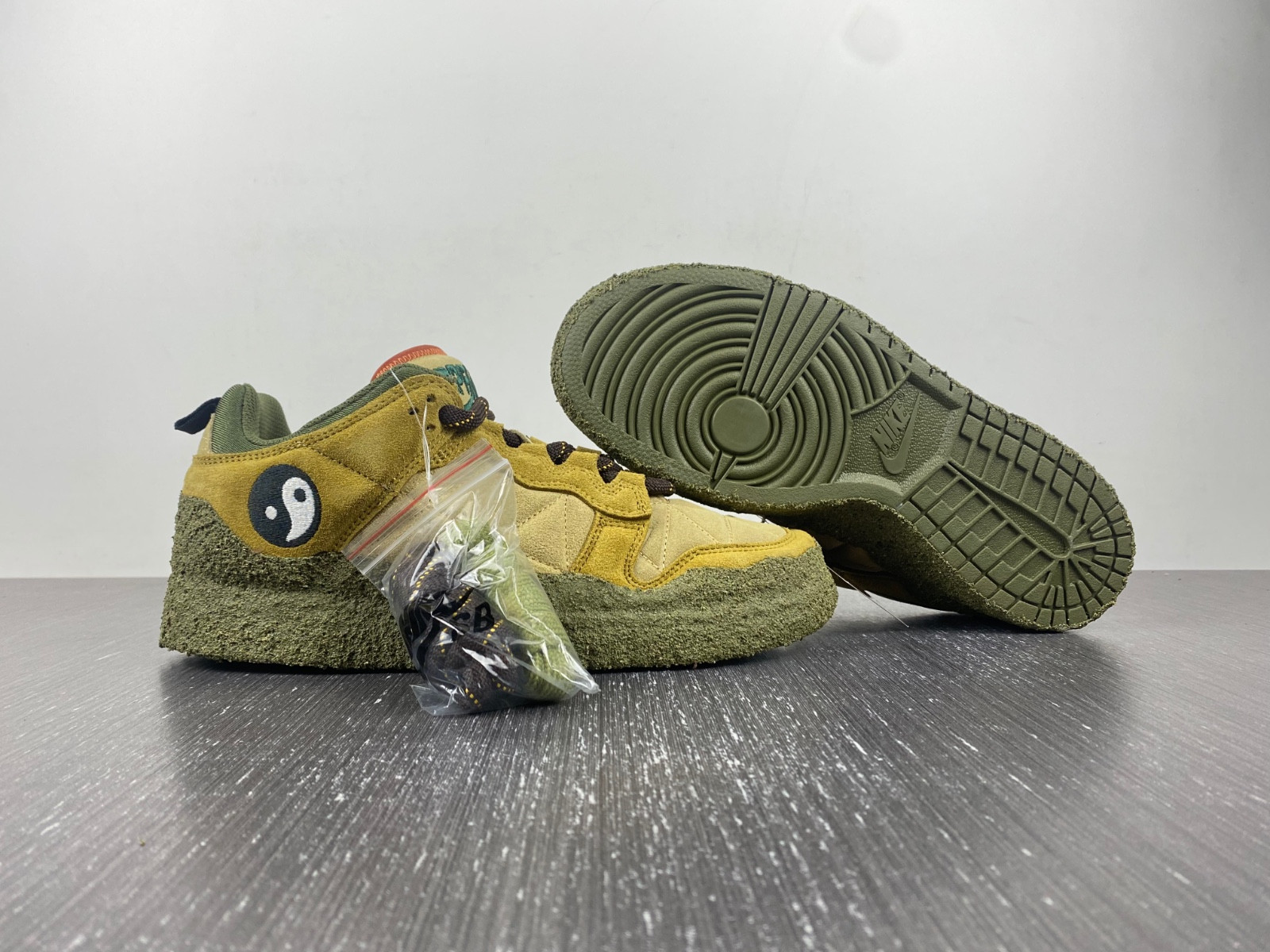 Nike CACTUS PLANT FLEA MARKET X DUNK LOW SP 