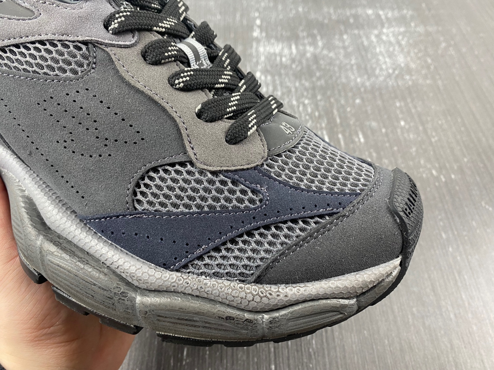 BC XL Sneakers