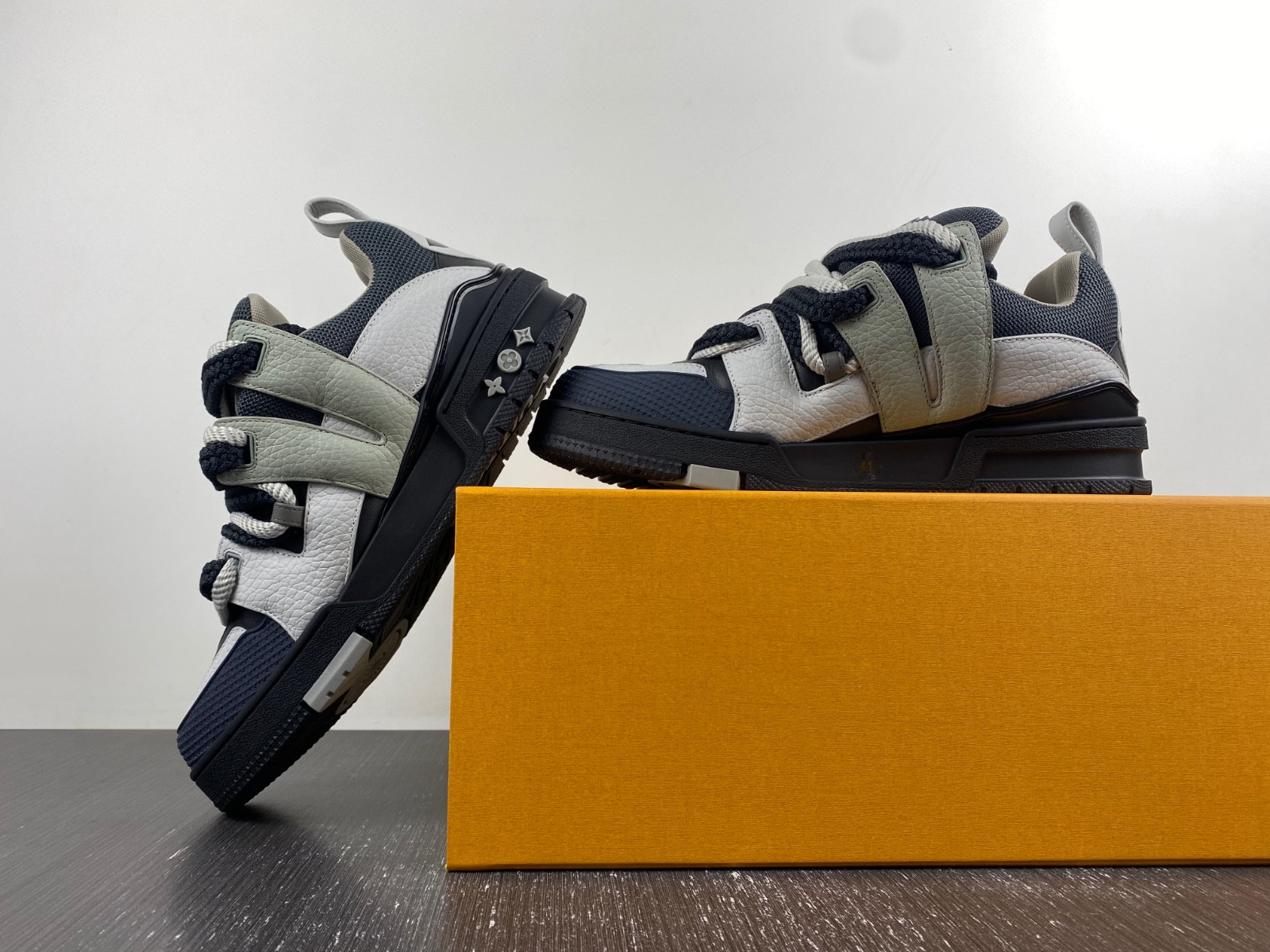 LVT SNEAKERS