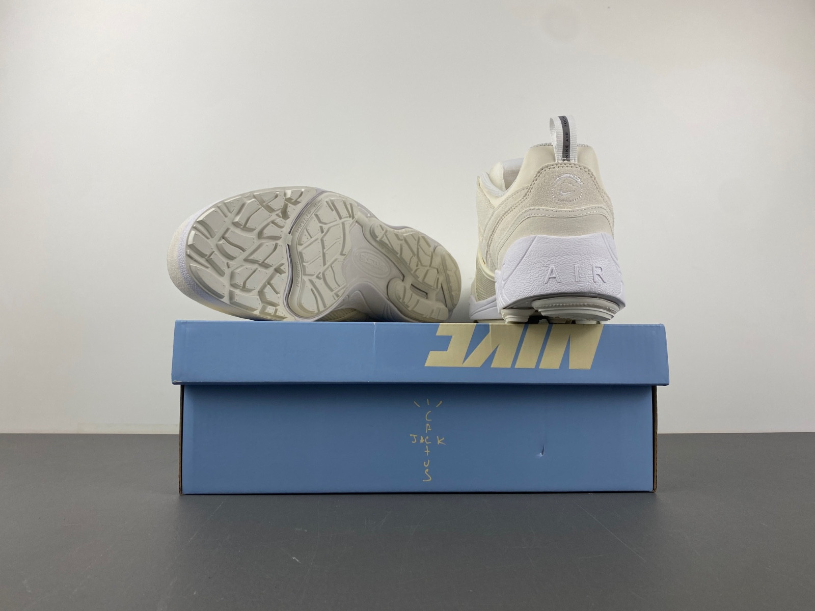 Travis Scott x Nike Shark-A-Don “Sail” HQ3061-100