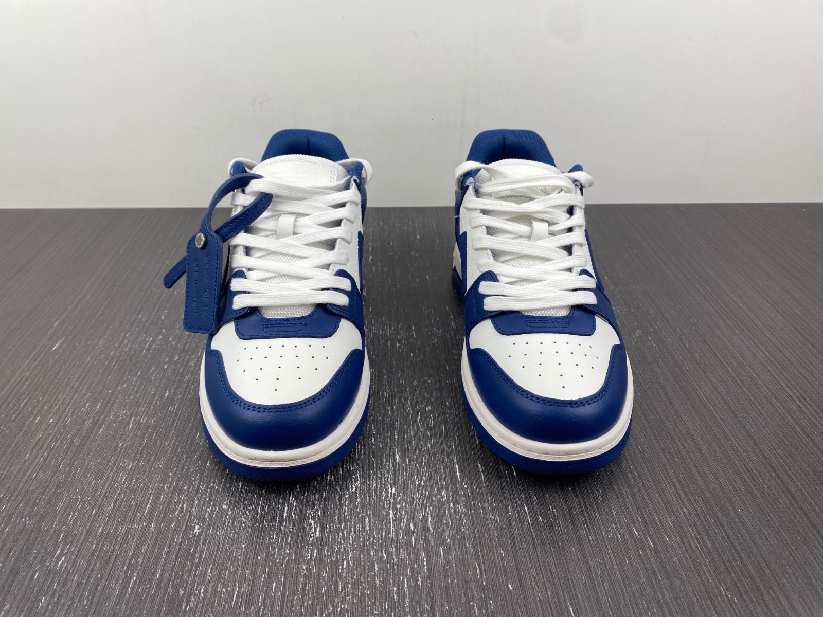 OF™ C/O VIRGIL ABLOH OUT OF OFFICE LOW-TOP LEATHER SNEAKERS ‘OOO“