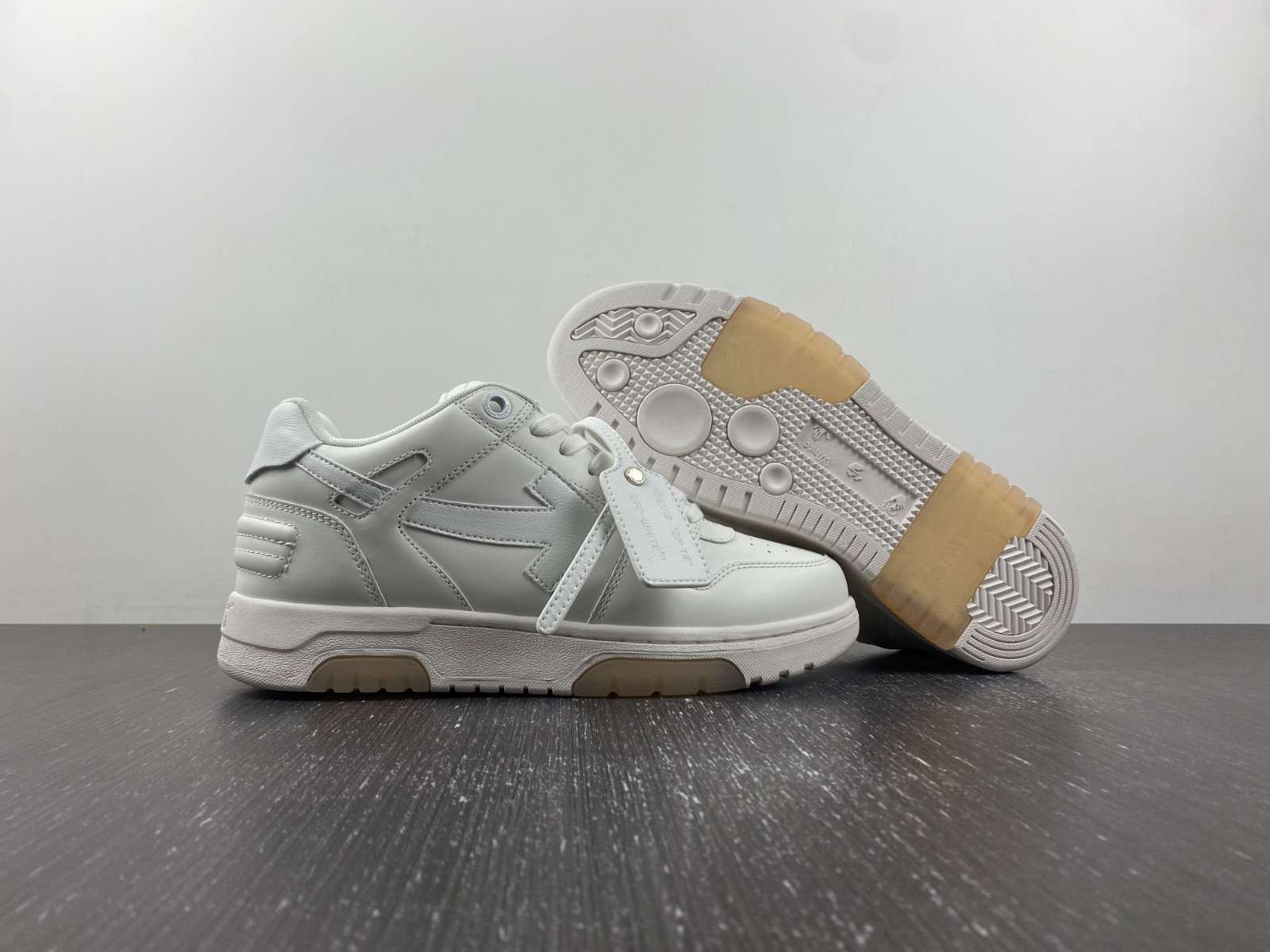 OF™ C/O VIRGIL ABLOH OUT OF OFFICE LOW-TOP LEATHER SNEAKERS ‘OOO“