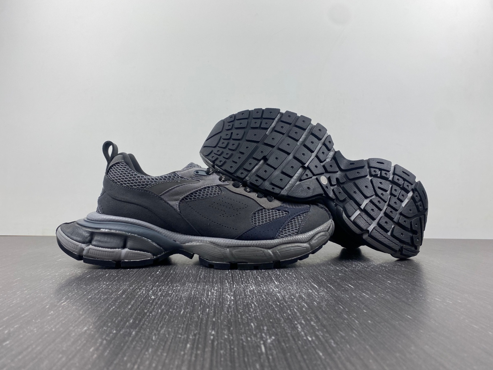 BC XL Sneakers