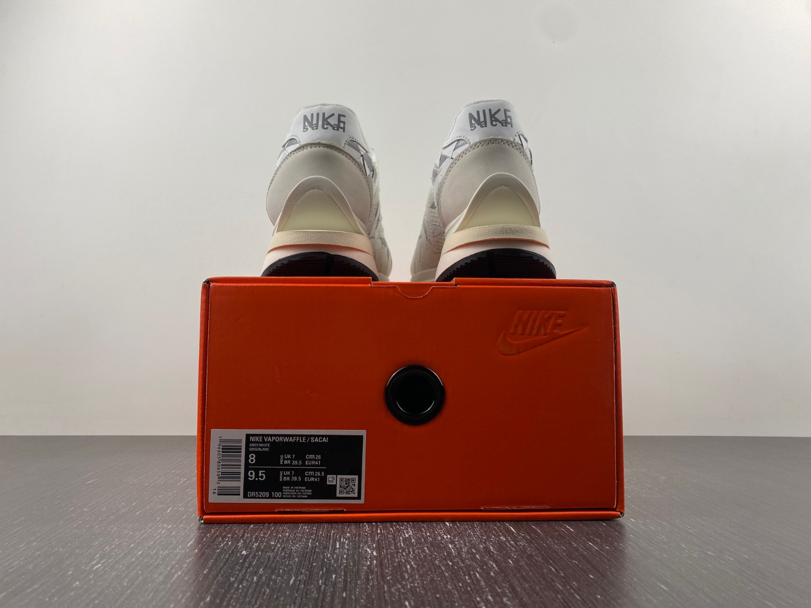 sacai x Nike LDVaporwaffle Mix Low White DR5209-100