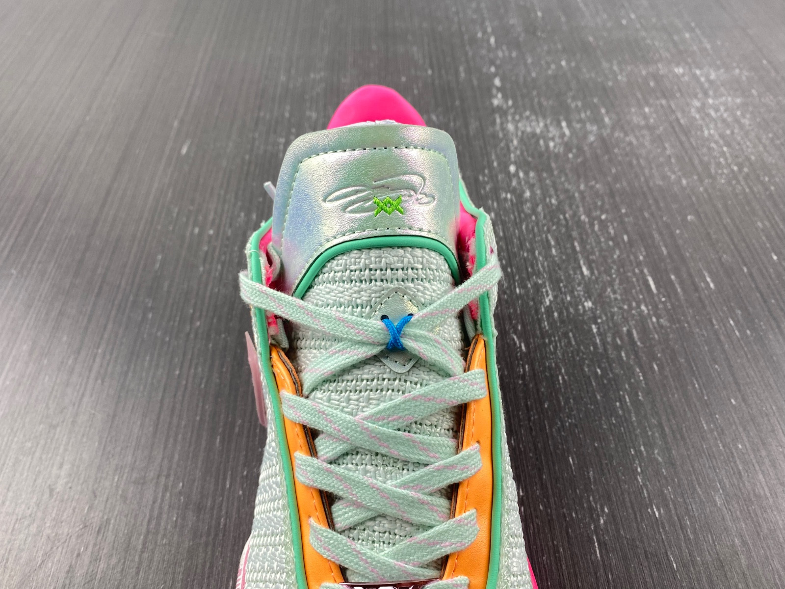 Nike LEBRON 20 EP 