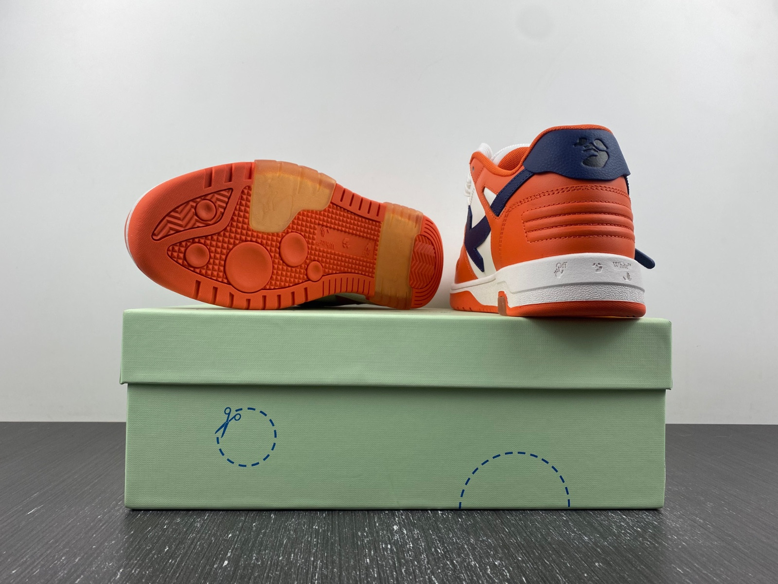 OF™ C/O VIRGIL ABLOH OUT OF OFFICE LOW-TOP LEATHER SNEAKERS ‘OOO“