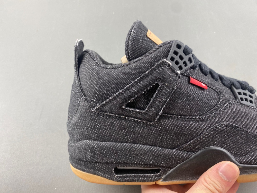Levis x Air Jordan 4 “Taupe Haze”A02571-001
