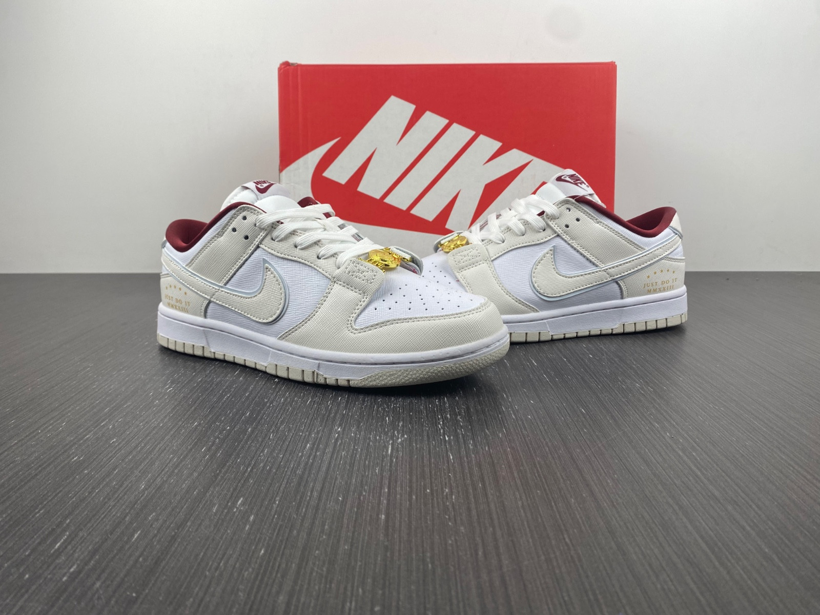 Nike WMNS DUNK LOW SE 