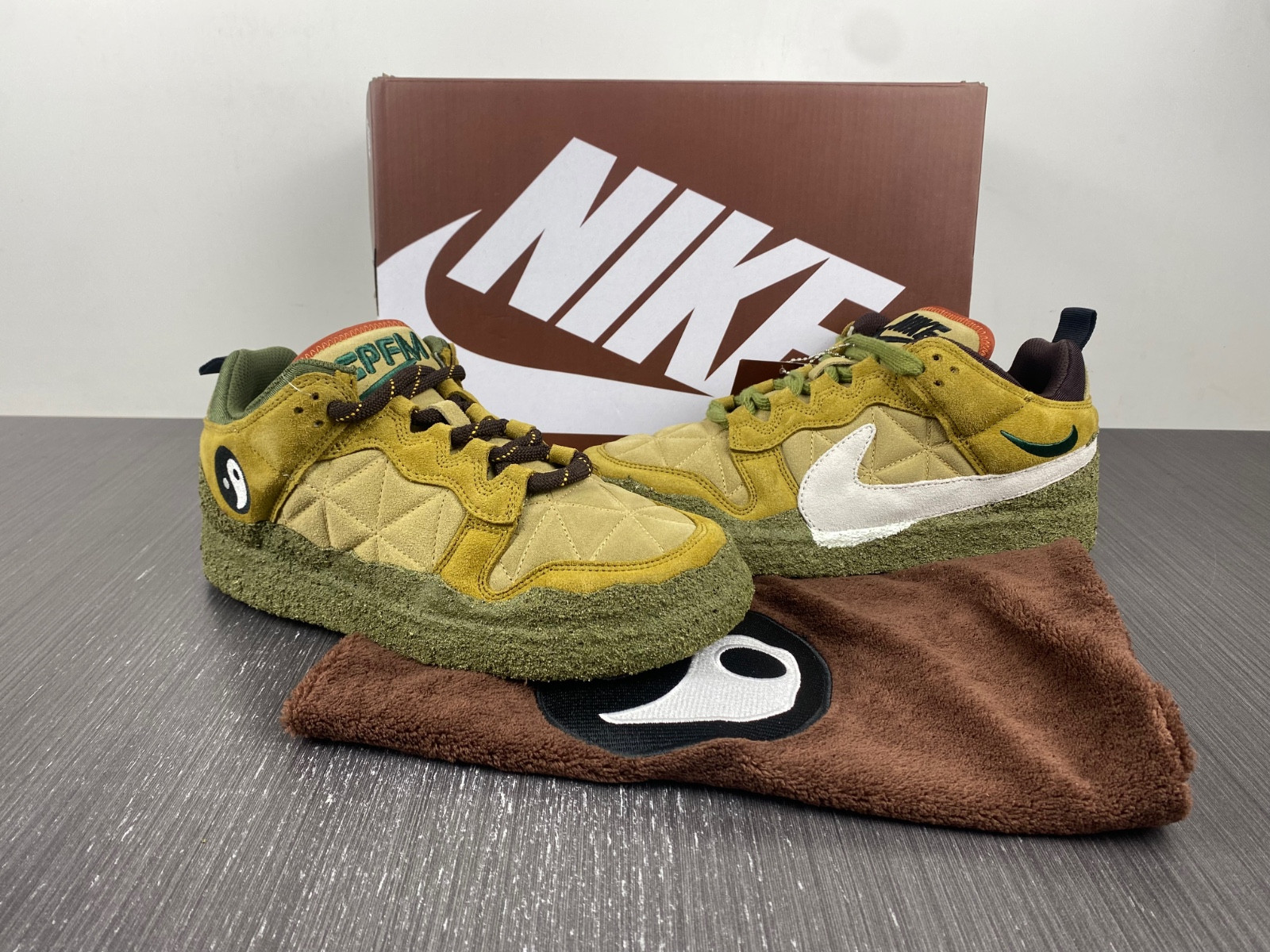 Nike CACTUS PLANT FLEA MARKET X DUNK LOW SP 