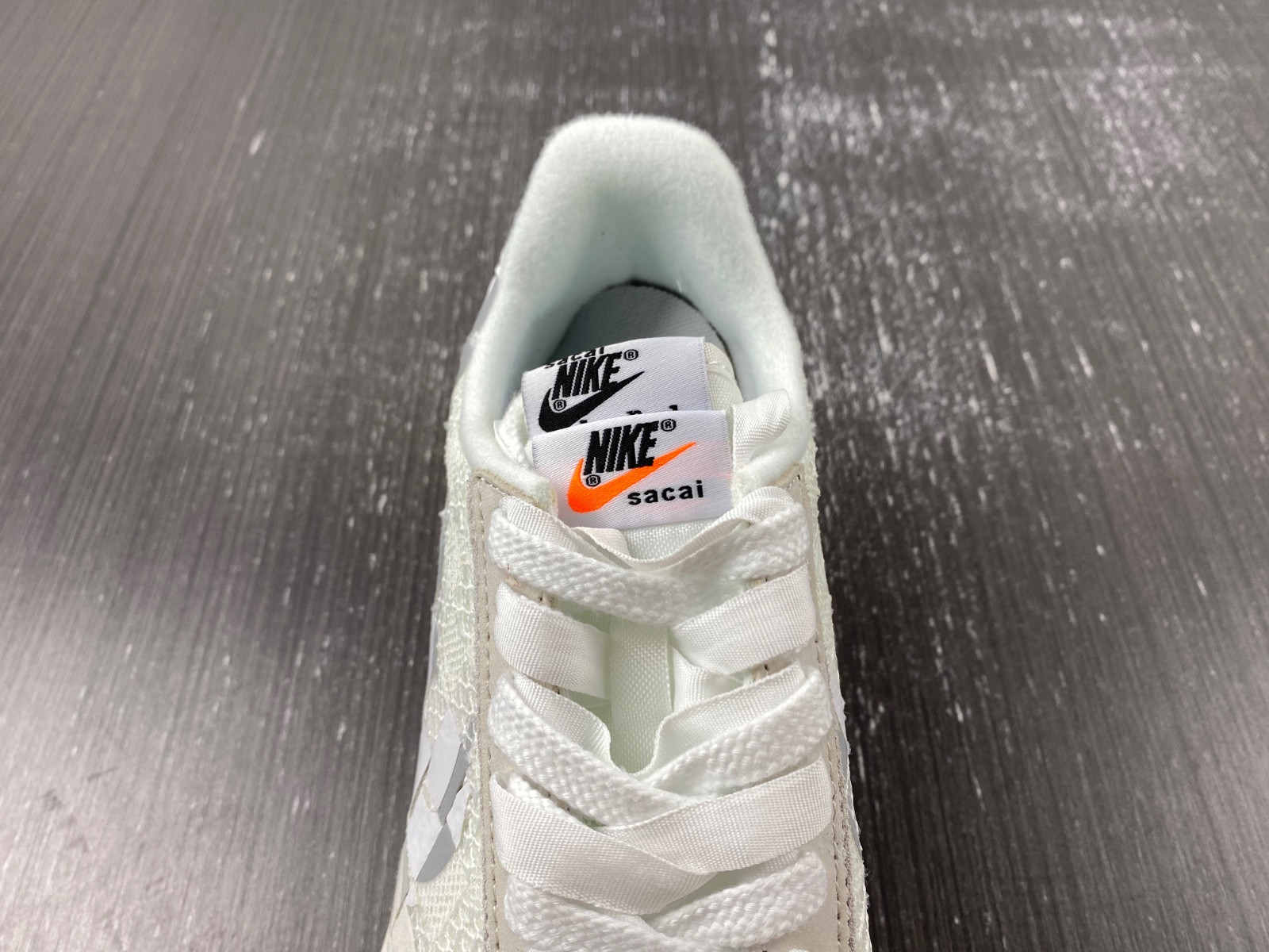 sacai x Nike LDVaporwaffle Mix Low White DR5209-100