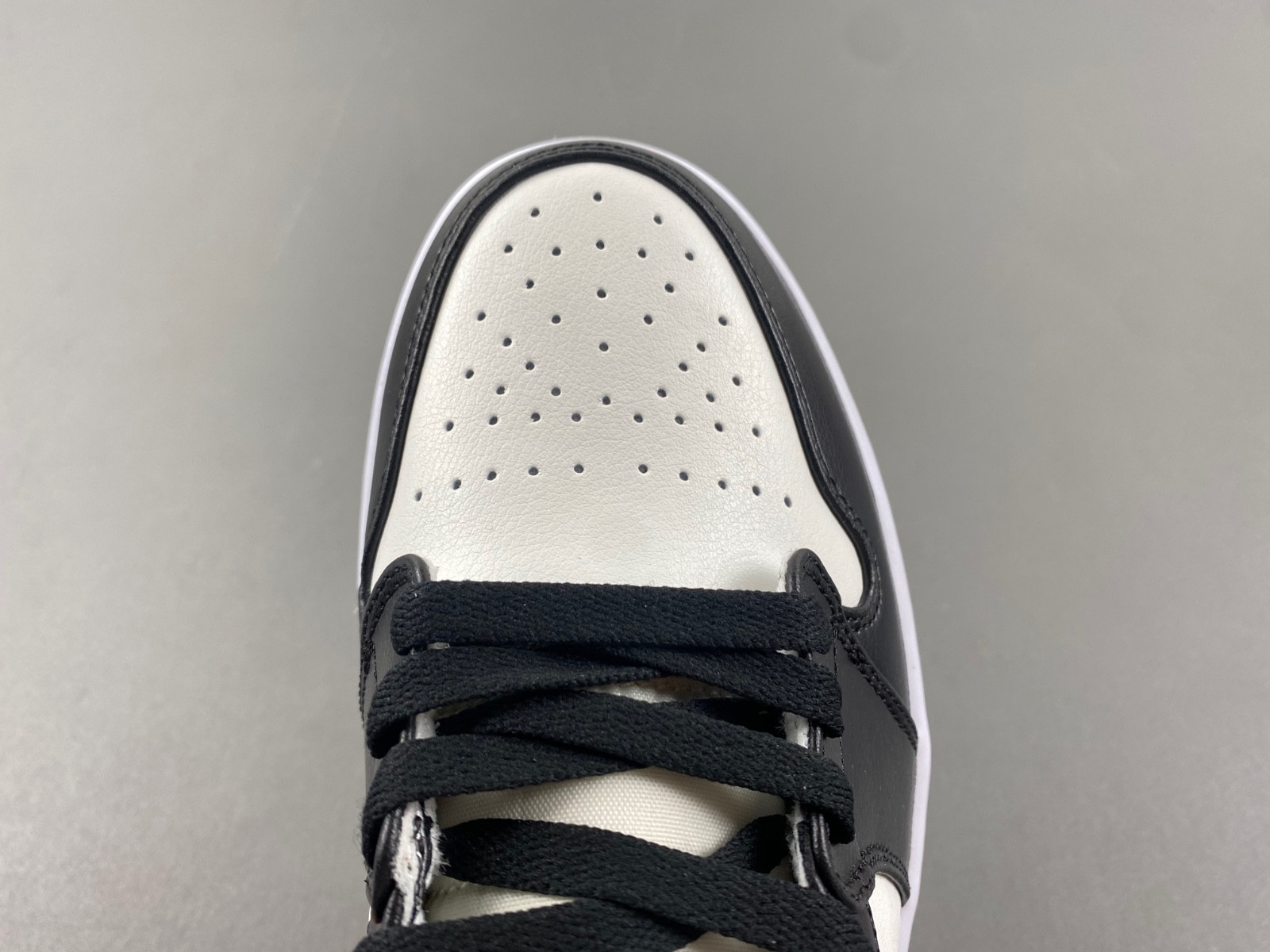 Air Jordan 1 Mid Women