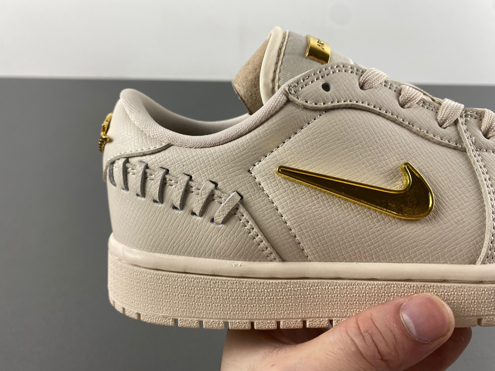 AIR JORDAN 1 LOW METHOD OF MAKE “LEGEND LIGHT BROWN” FN5032-200