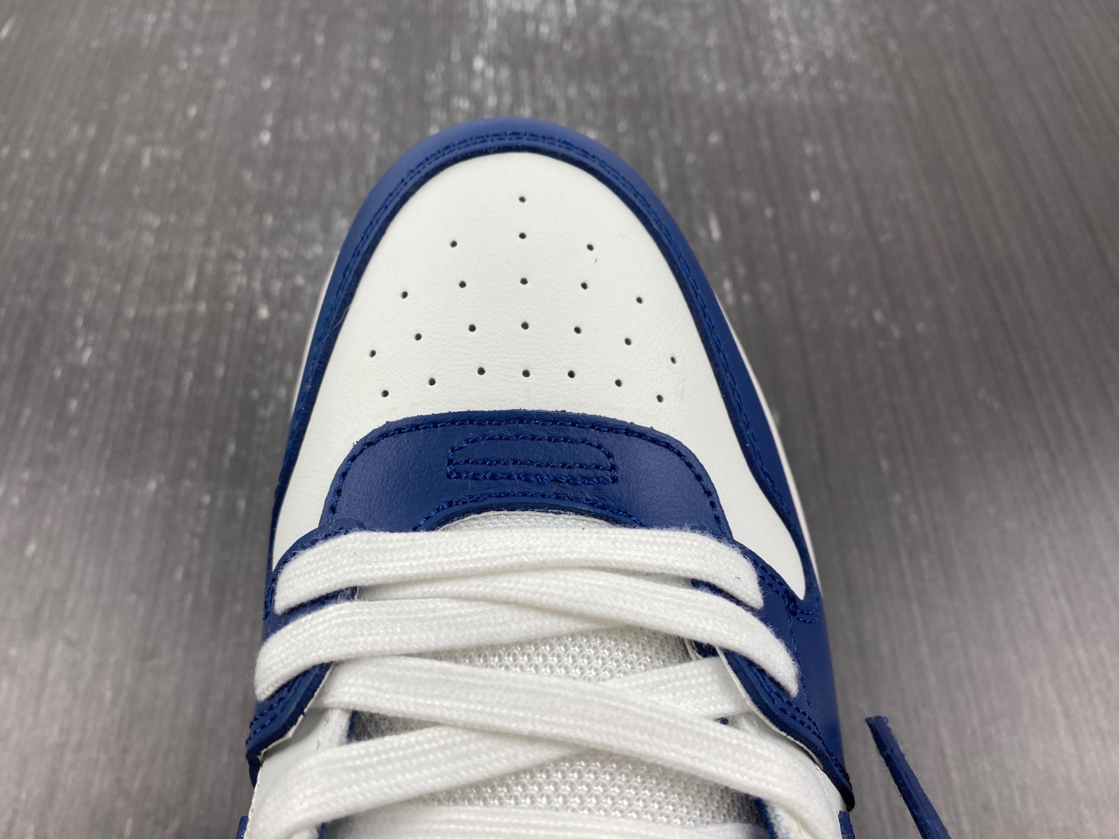 OF™ C/O VIRGIL ABLOH OUT OF OFFICE LOW-TOP LEATHER SNEAKERS ‘OOO“