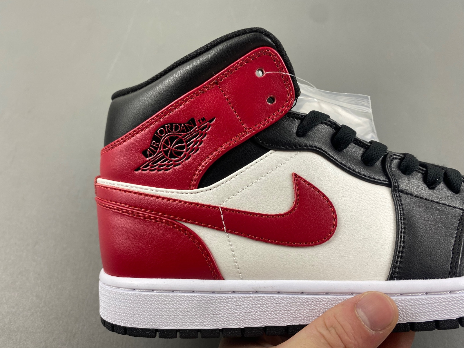 Air Jordan 1 Mid Women