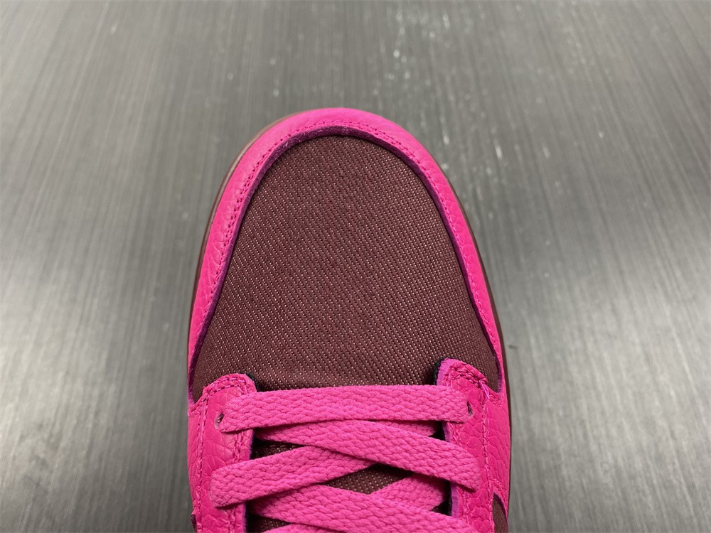 NIKE WMNS DUNK LOW