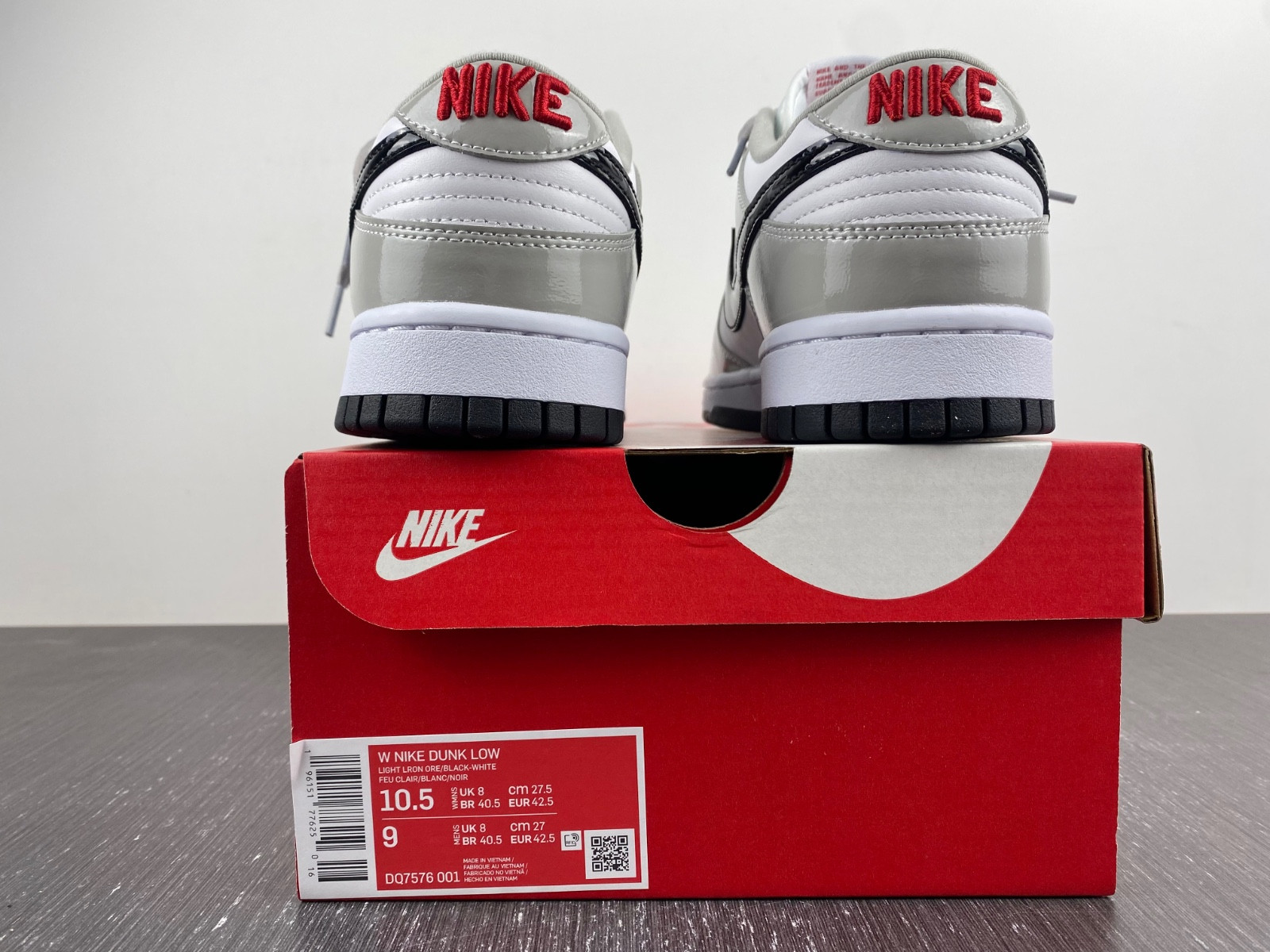 NIKE WMNS DUNK LOW 