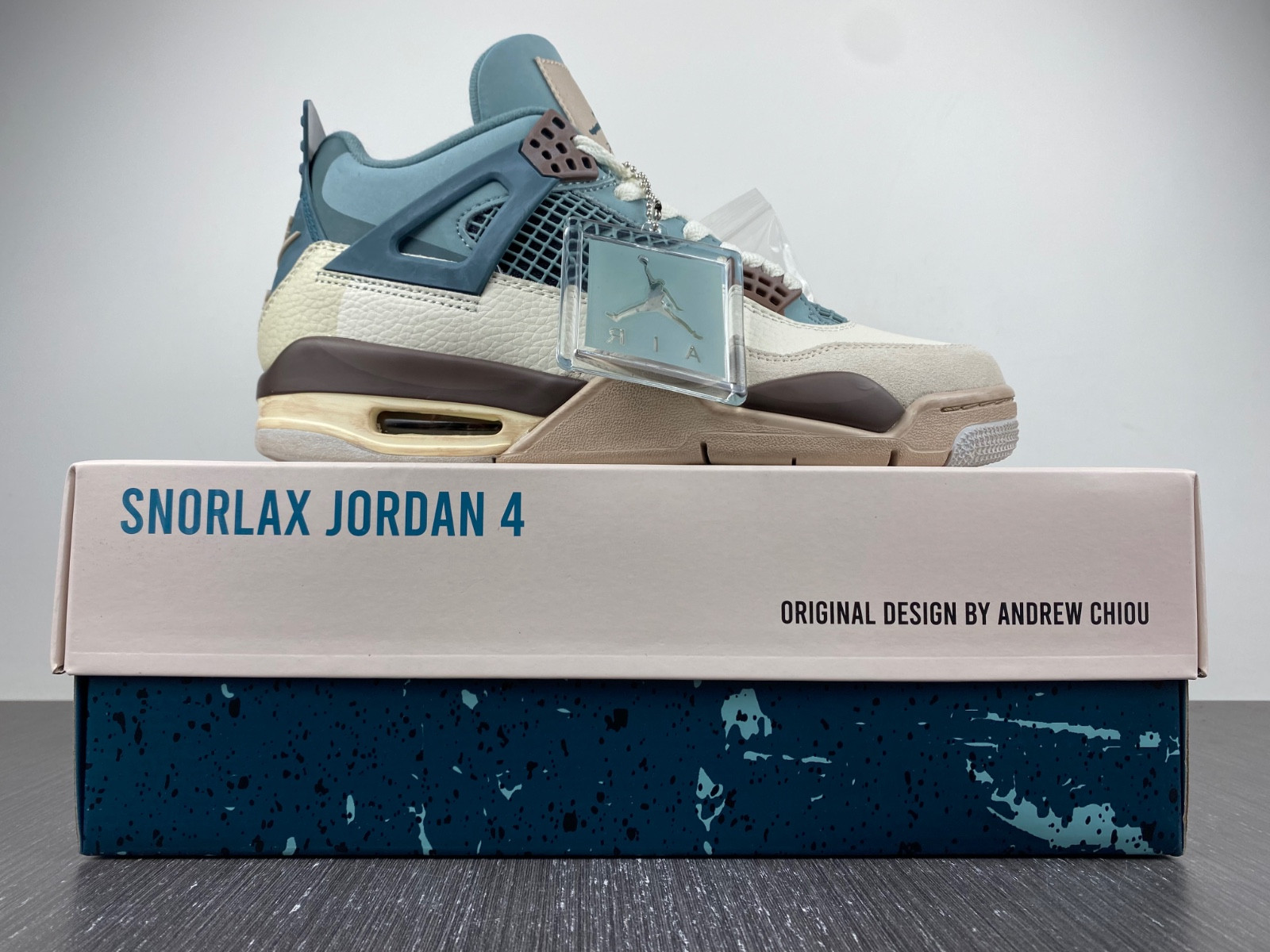 Air Jordan 4 Retro