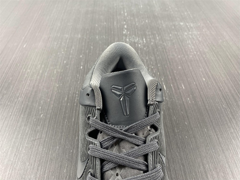 NIKE ZOOM KOBE 7 