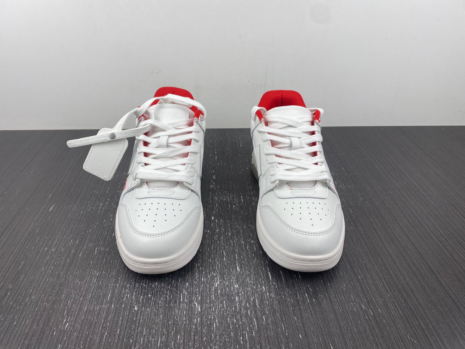 OF™ C/O VIRGIL ABLOH OUT OF OFFICE LOW-TOP LEATHER SNEAKERS ‘OOO“
