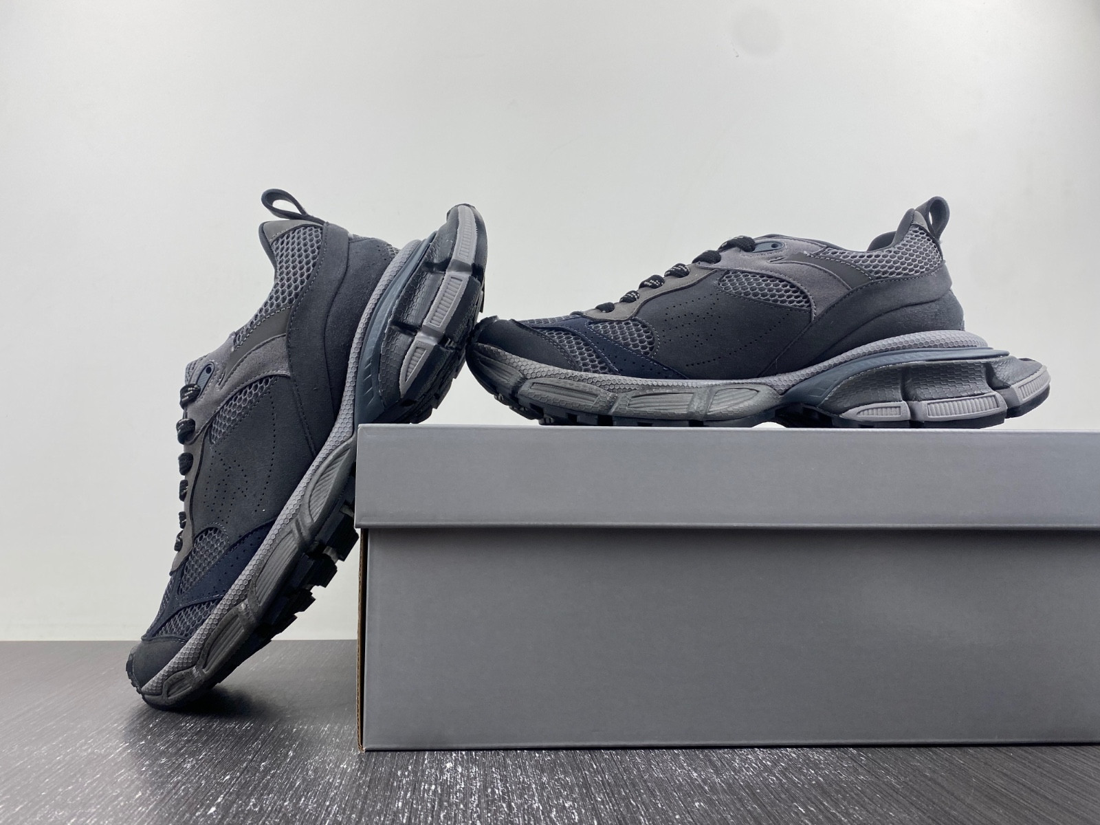 BC XL Sneakers