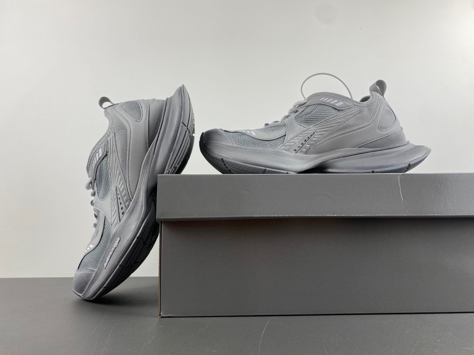 BC XL SNEAKERS