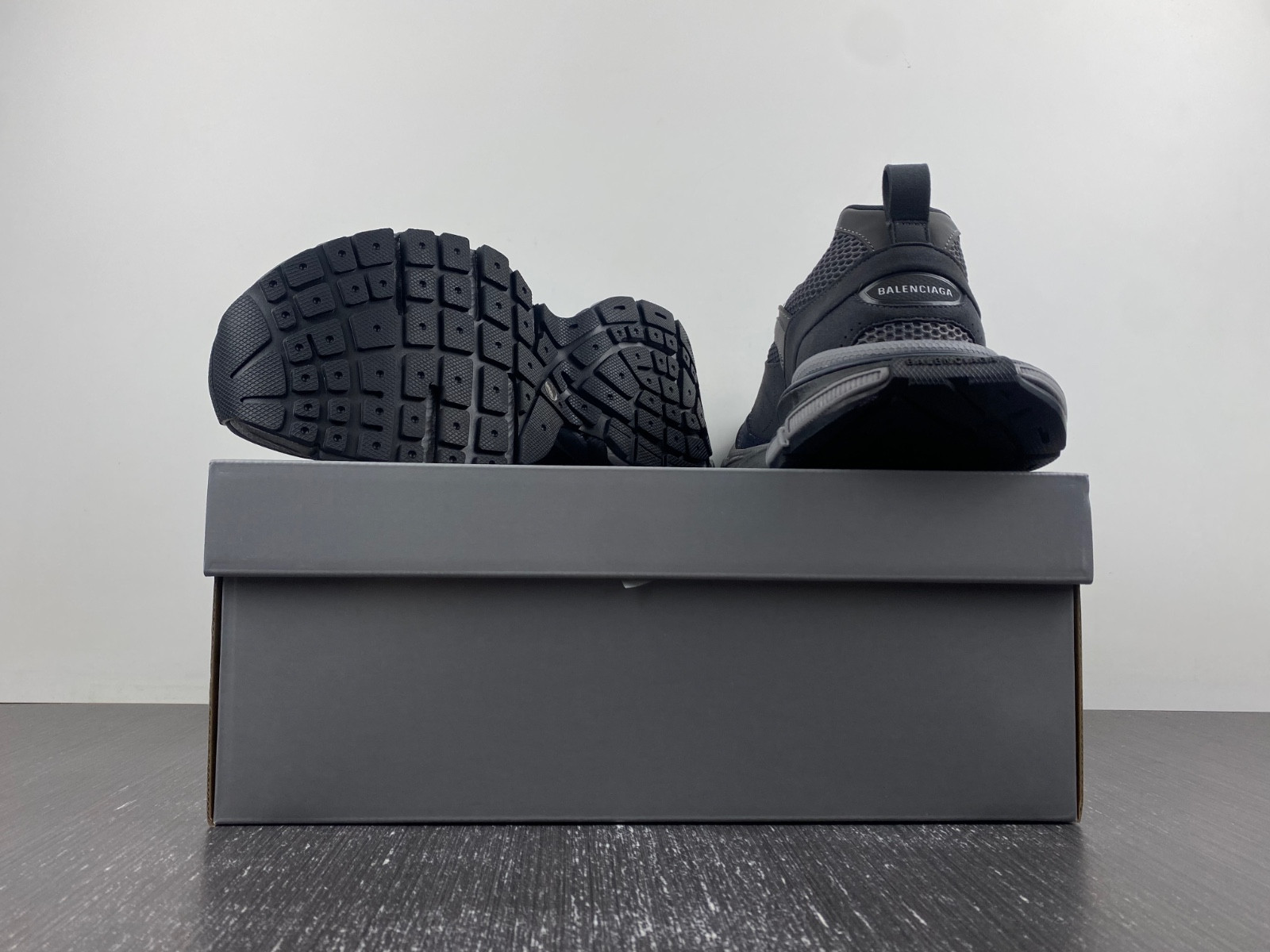 BC XL Sneakers