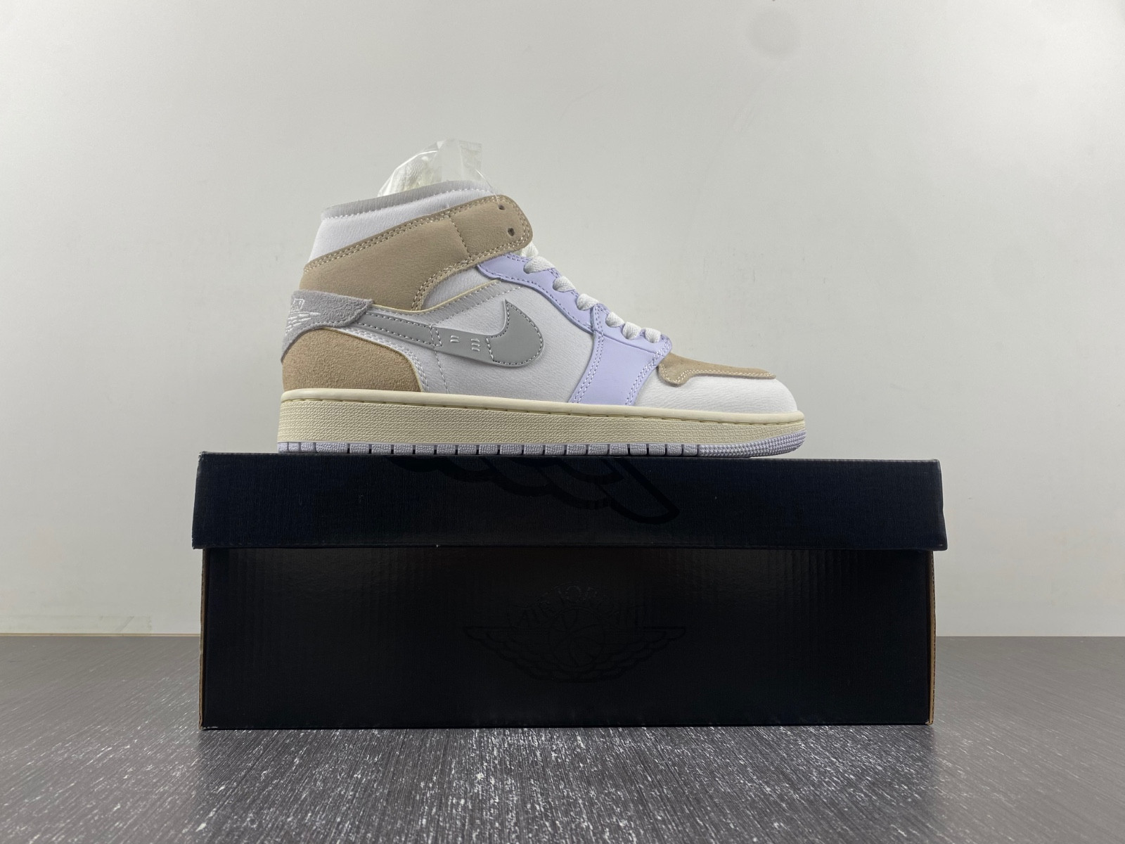 Air Jordan 1 Mid SE Craft