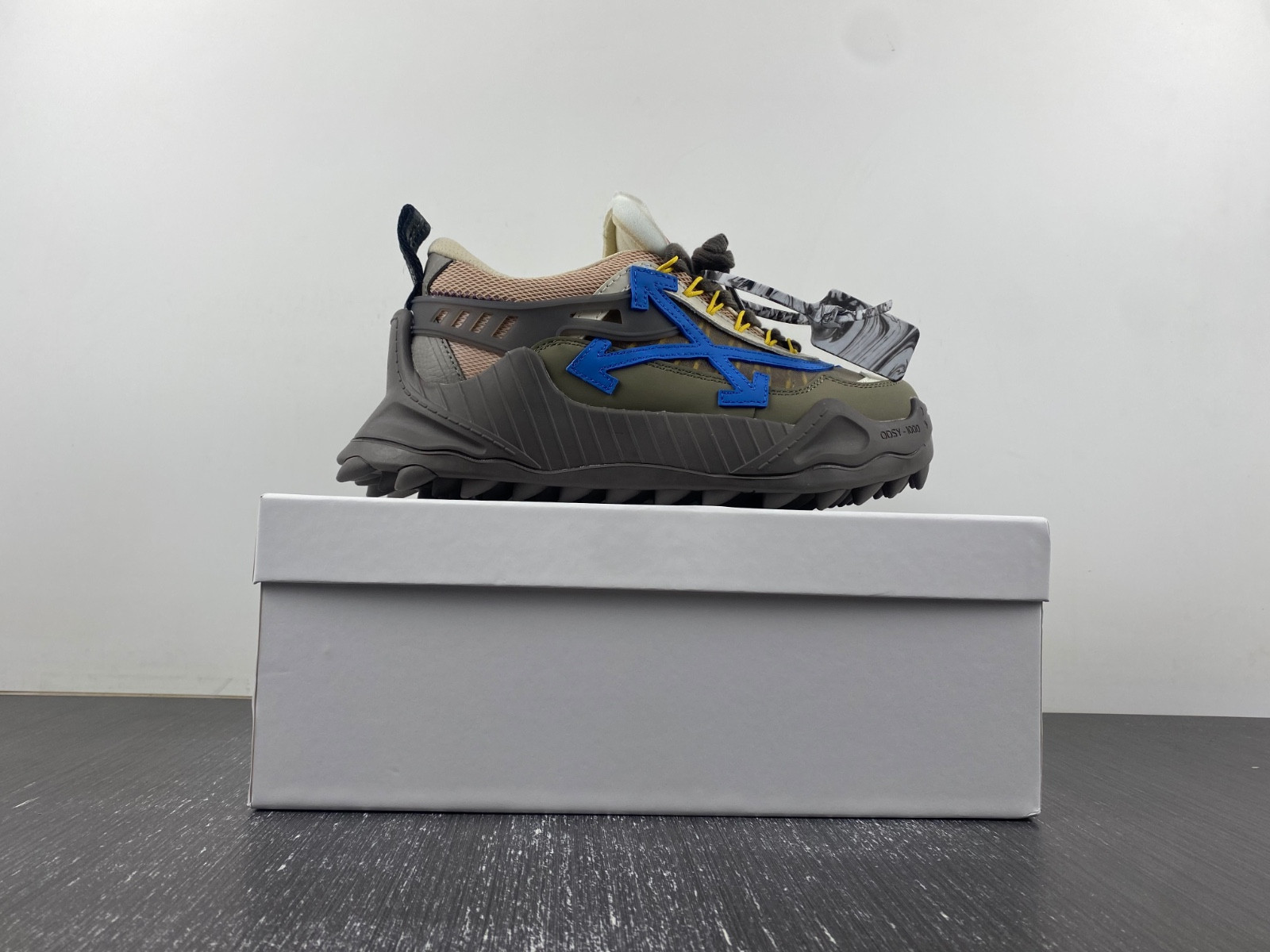OF C/O ODSY-1000 SNEAKER