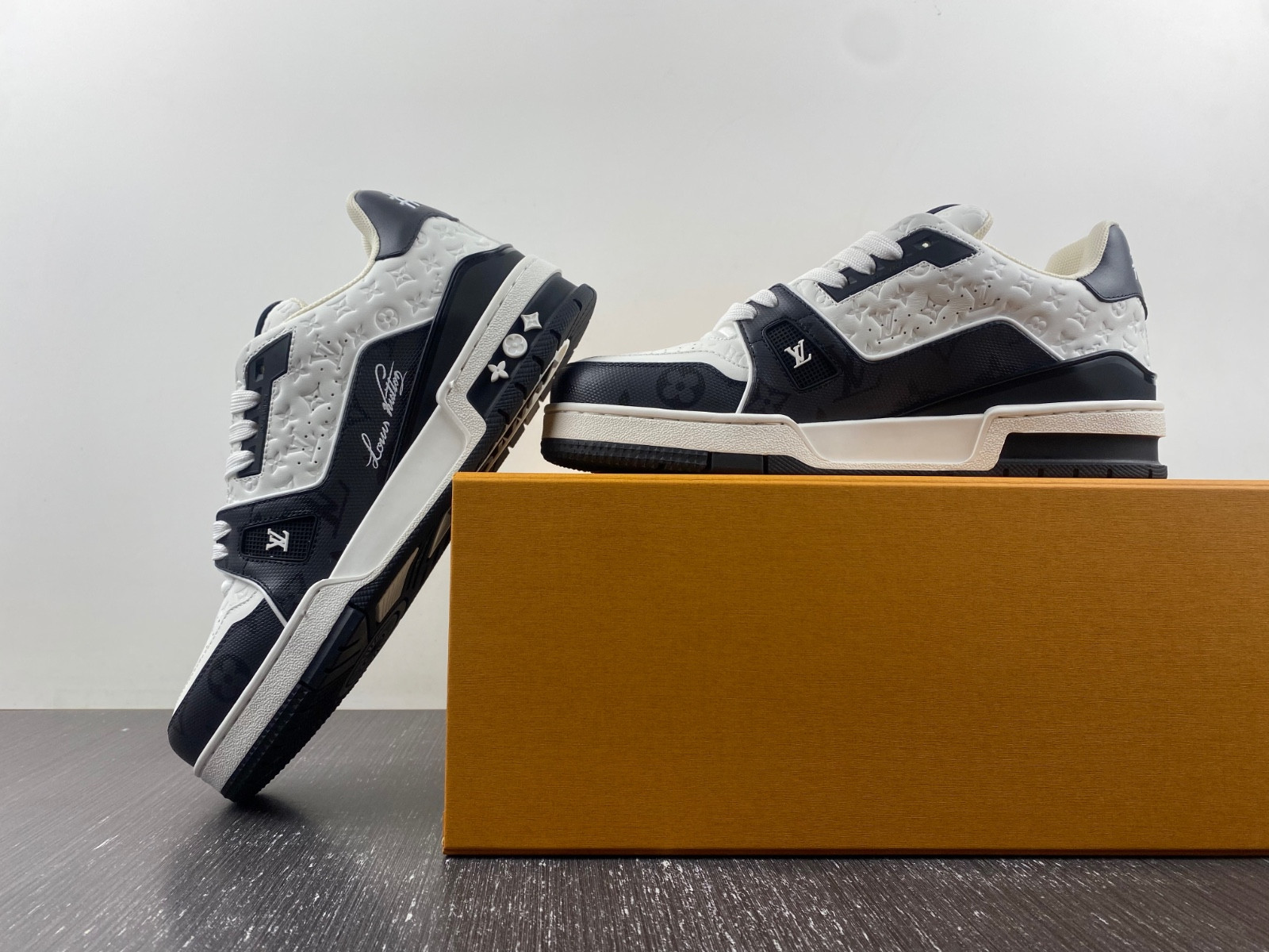 LVT SNEAKERS
