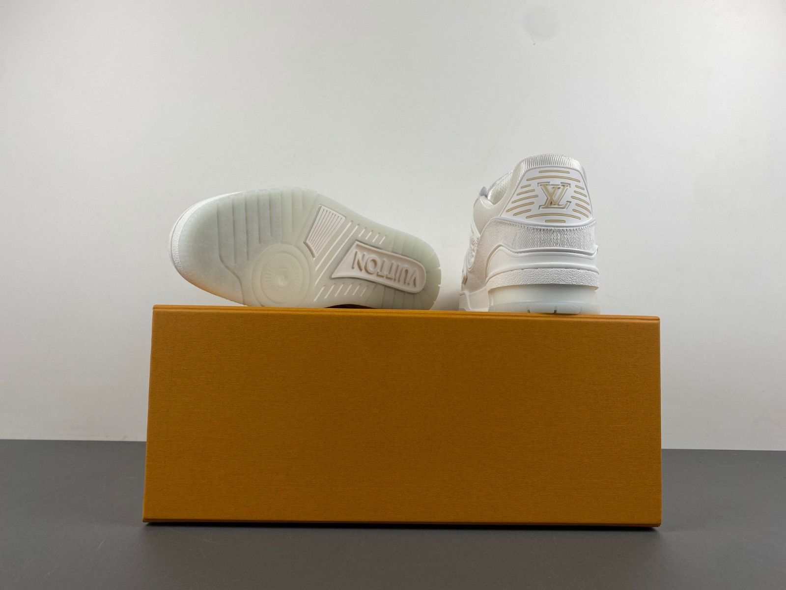 LVT SNEAKERS