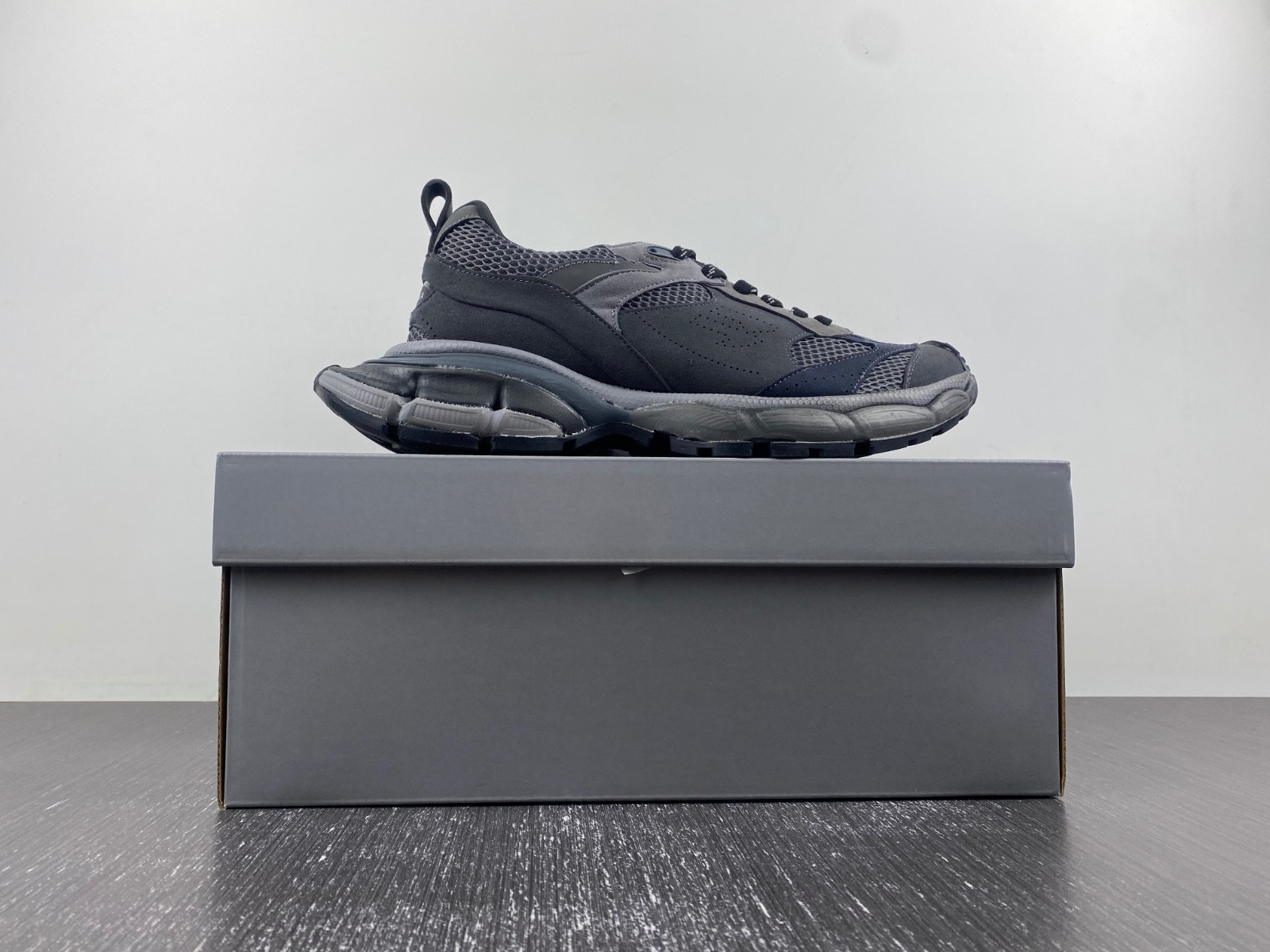 BC XL Sneakers