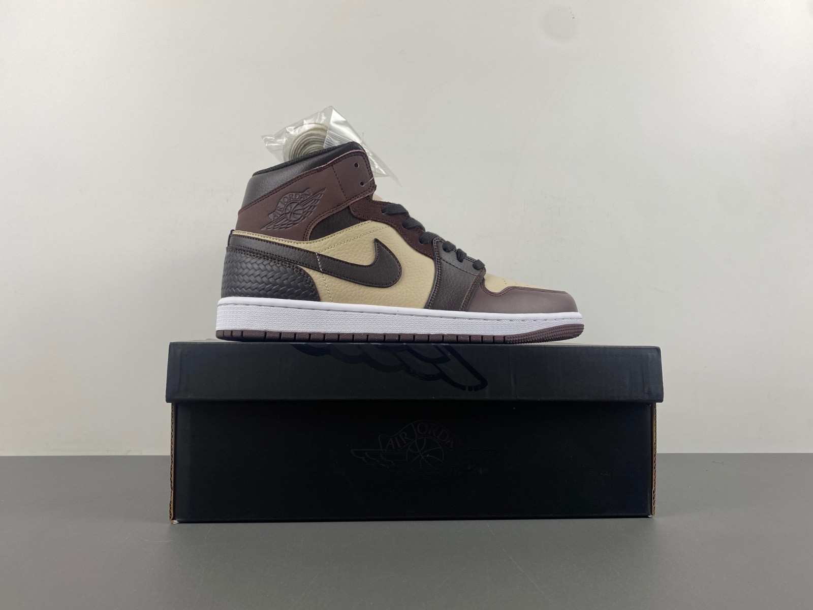 Air Jordan 1 Mid SE Paris YMCA FZ4359-200