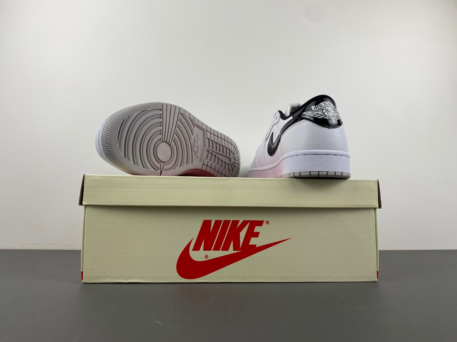 Air Jordan 1 Low 