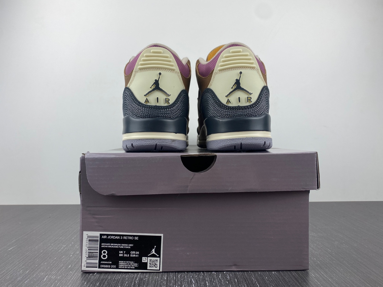 AIR JORDAN 3 WINTERIZED “ARCHAEO BROWN” DR8869-200