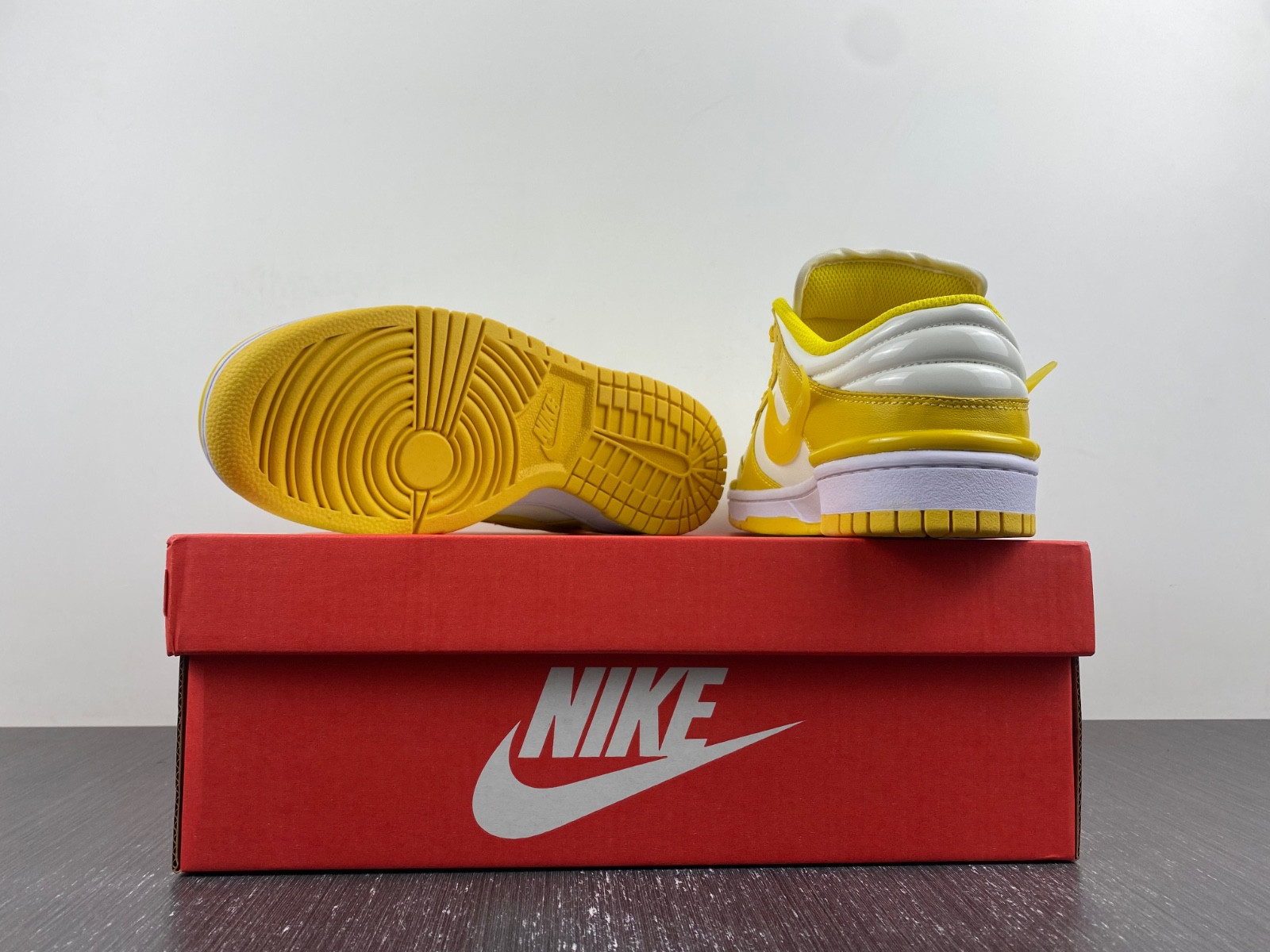NIKE DUNK LOW TWIST “VIVID SULFUR” DZ2794-100