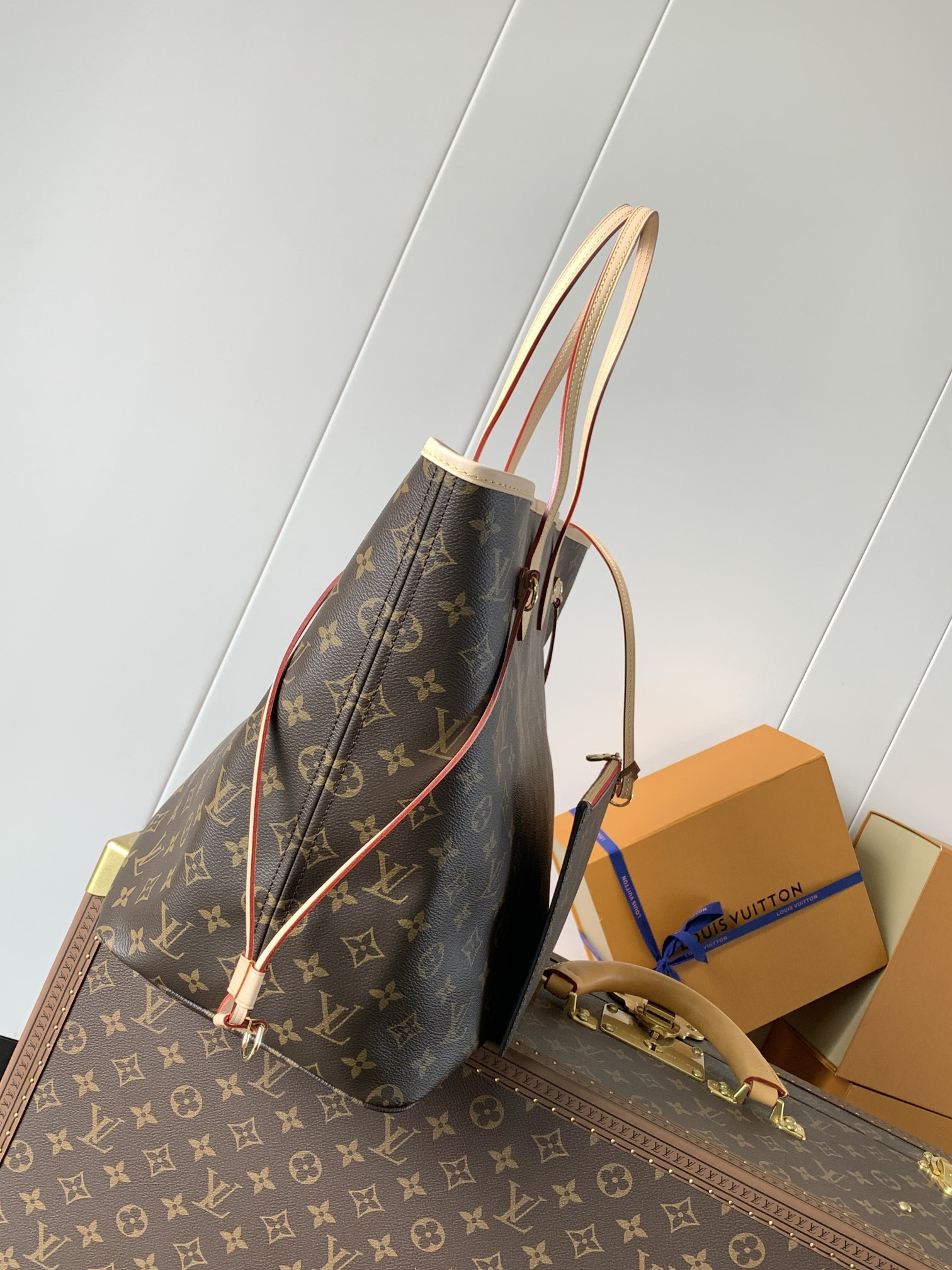 LVT PURSE GM