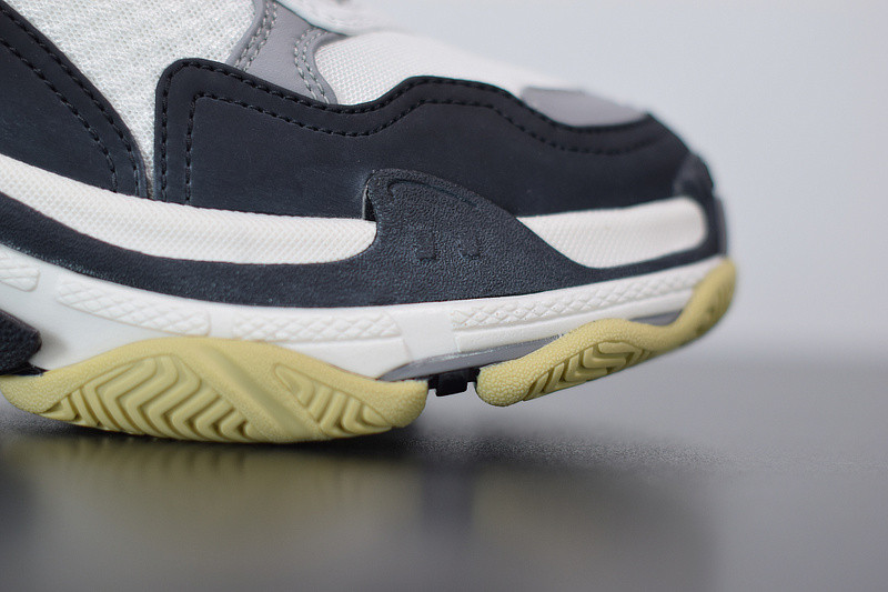 BC TRIPLE S 536737 W09OM 9072