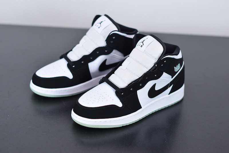 AIR JORDAN 1 MID SE GS 